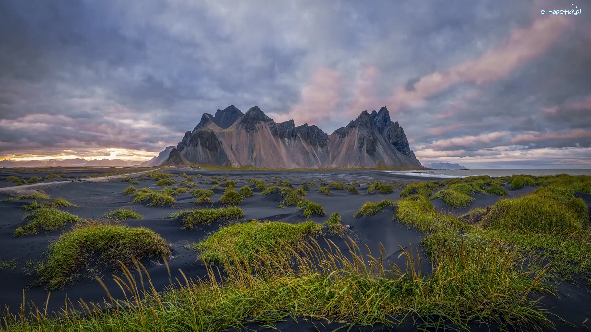 Trawa, Góra Vestrahorn, Plaża, Góry, Islandia, Piasek, Czarny
