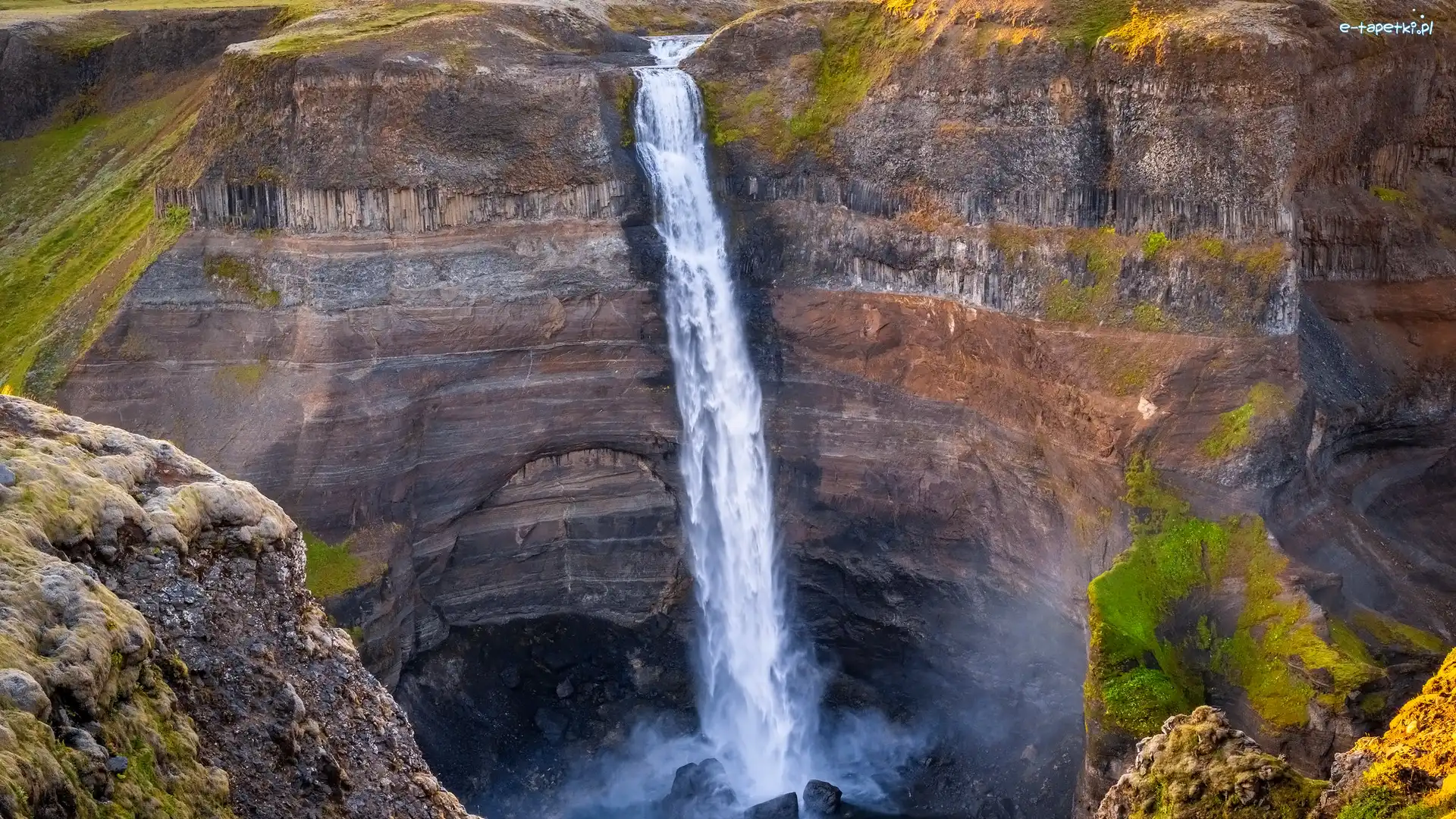 Haifoss, Islandia, Skały, Wodospad