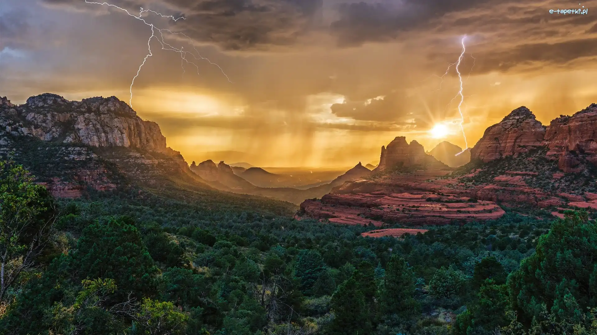 Pioruny, Sedona, Skały, Arizona, Stany Zjednoczone, Chmury, Promienie słońca