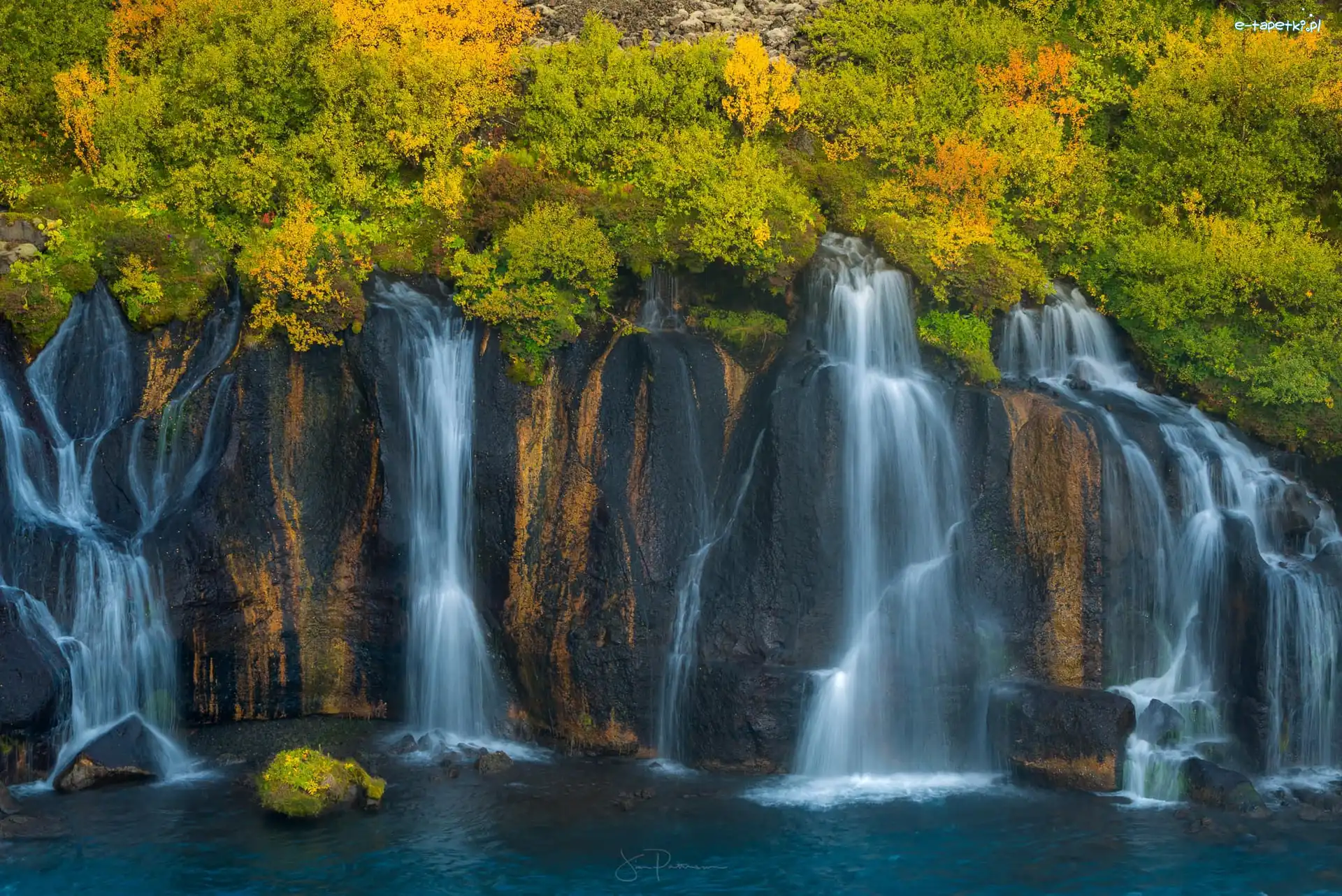 Jesień, Rzeka Las, Drzewa, Islandia, Wodospad Hraunfossar, Skały
