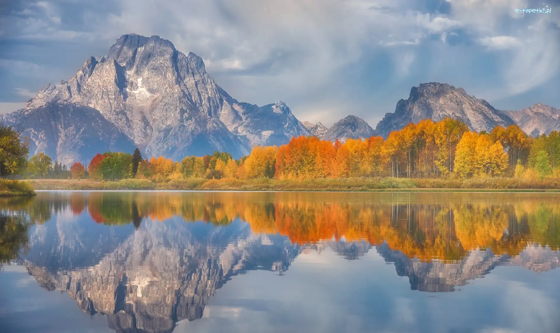 Chmury, Drzewa, Odbicie, Góry, Stany Zjednoczone, Teton Range, Snake River, Stan Wyoming, Rzeka, Jesień, Park Narodowy Grand Teton