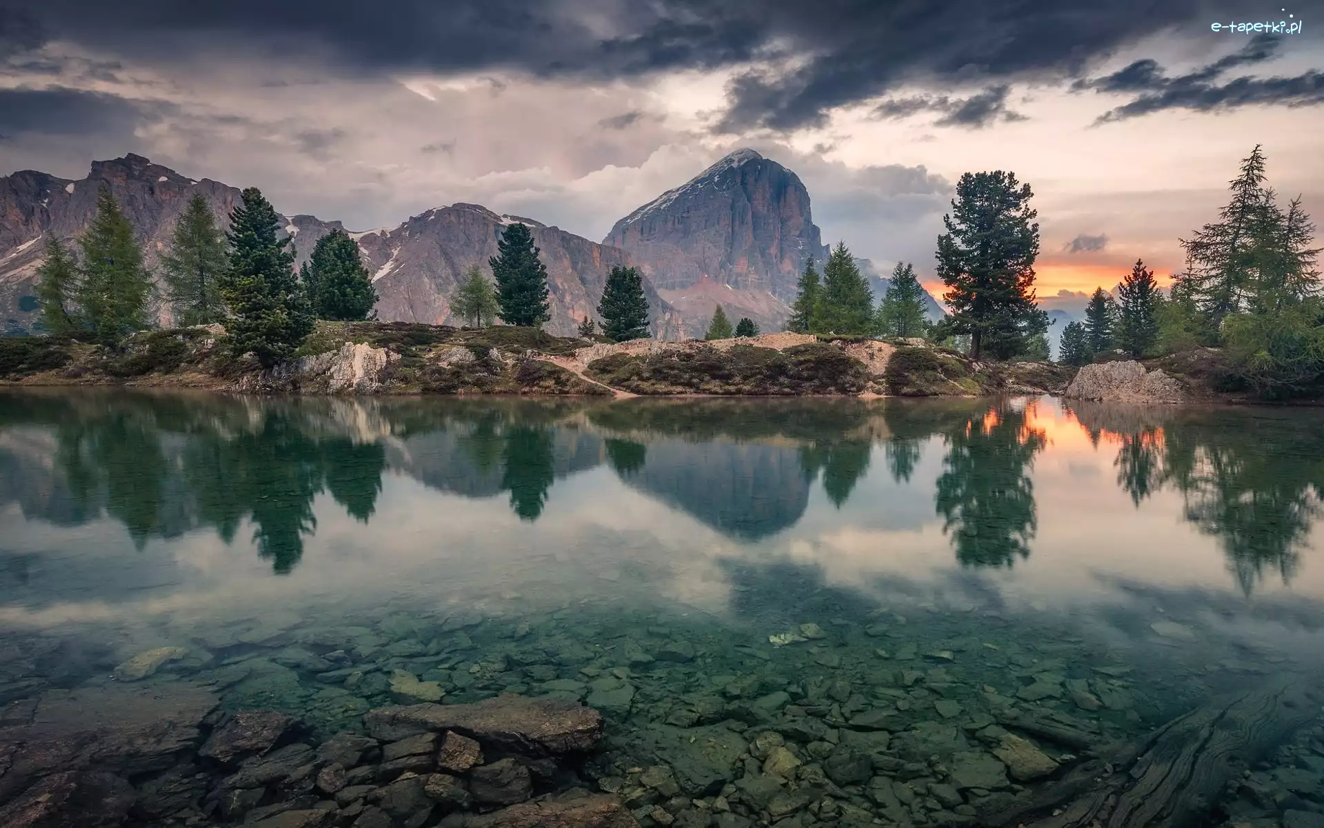 Chmury, Drzewa, Jezioro, Dolomity, Góry, Włochy, Prowincja Belluno, Lago Limides, Odbicie