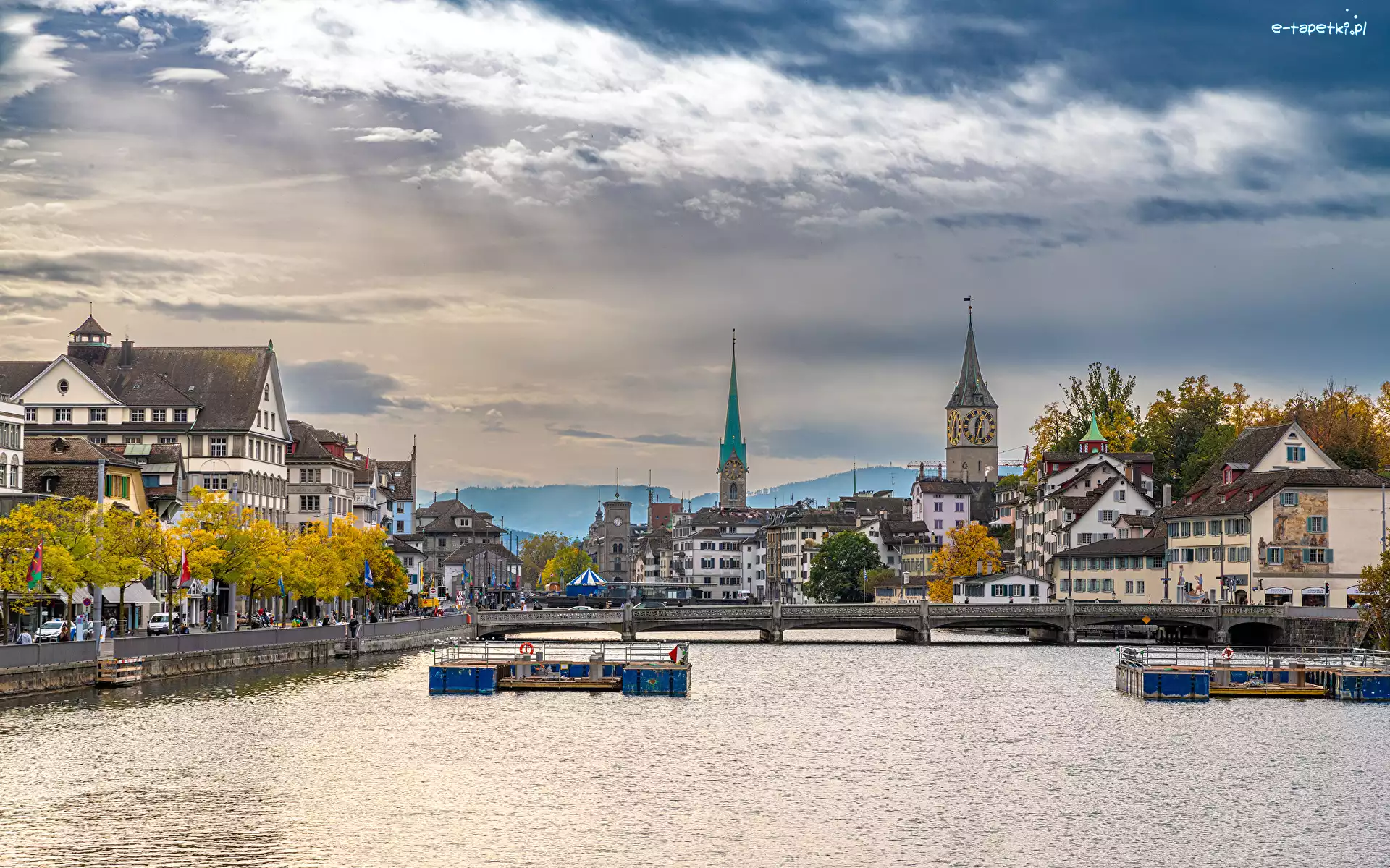 Domy, Rzeka Limmat, Most, Zurych, Szwajcaria, Chmury, Niebo