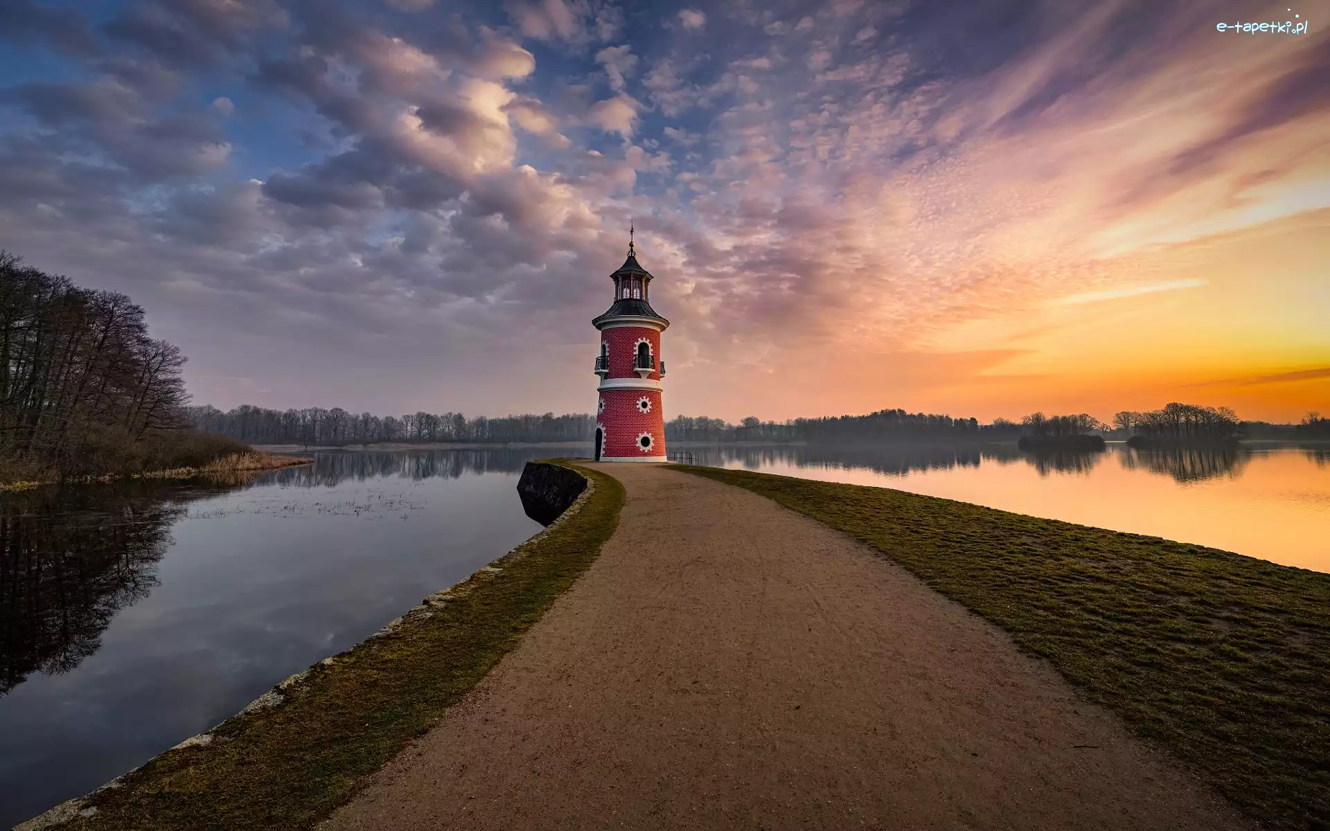 Chmury, Leuchtturm Moritzburg, Jezioro, Drzewa, Wschód słońca, Niemcy, Saksonia, Latarnia, Moritzburg