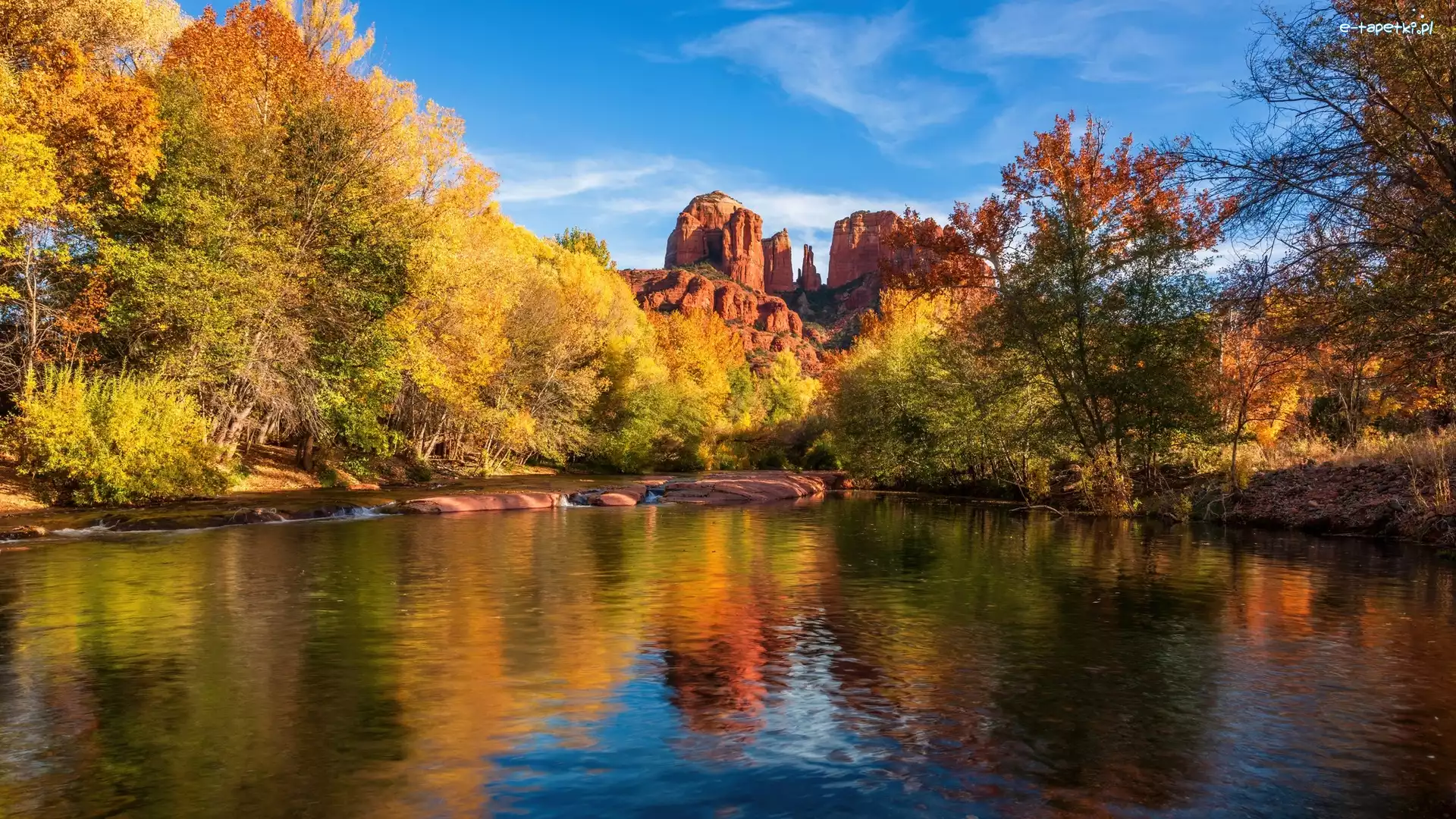Drzewa, Skały, Cathedral Rock, Arizona, Stany Zjednoczone, Jesień, Rzeka