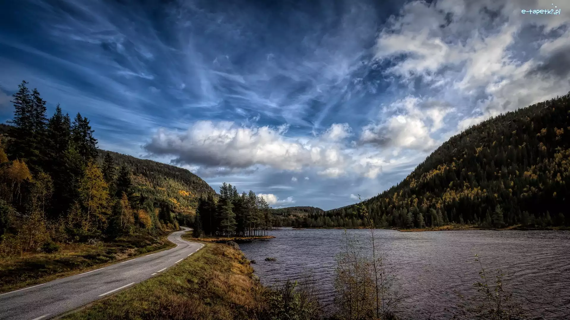 Chmury, Góry, Norwegia, Niebo, Bondhusvatnet Lake, Droga, Drzewa, Zalesione, Jezioro, Kvinnherad