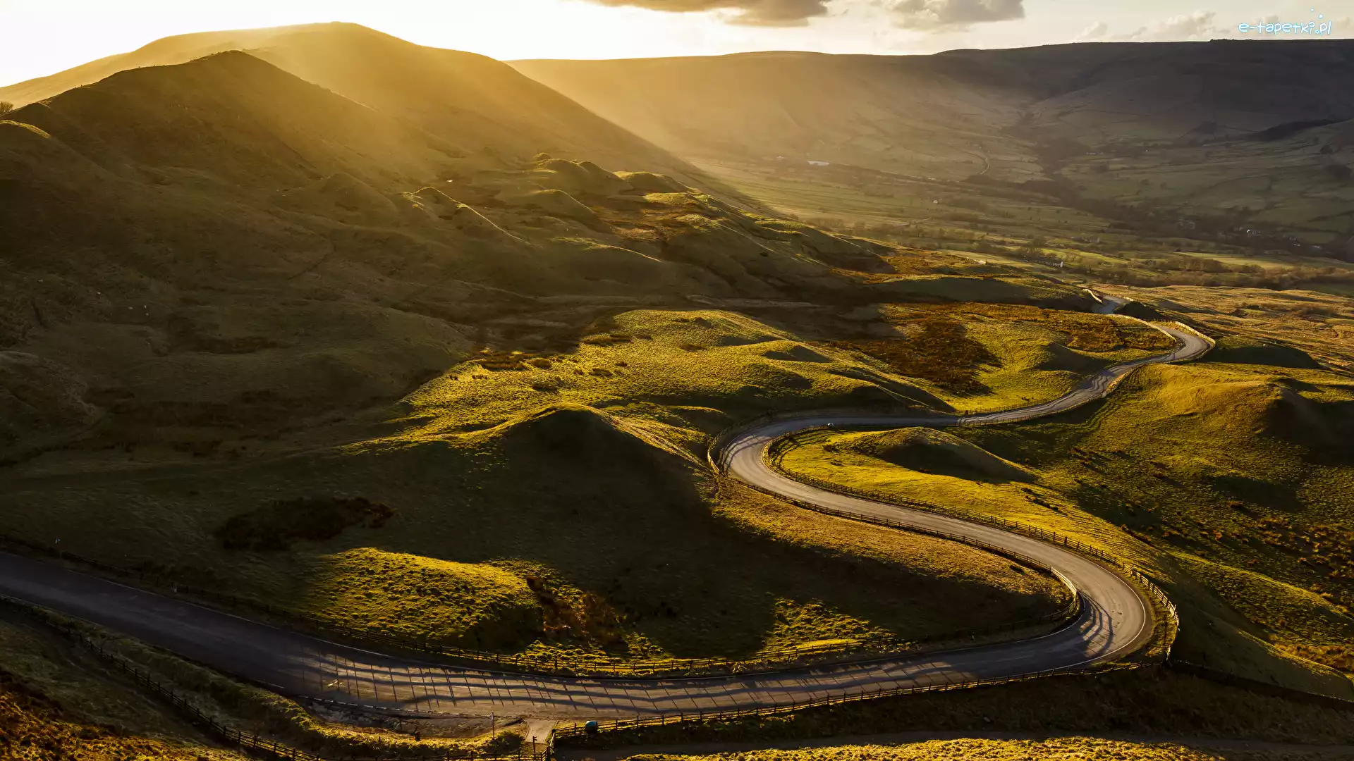 Trawa, Wyżyna Peak District, Wzgórze Mam Tor, Derbyshire, Anglia, Droga, Kręta