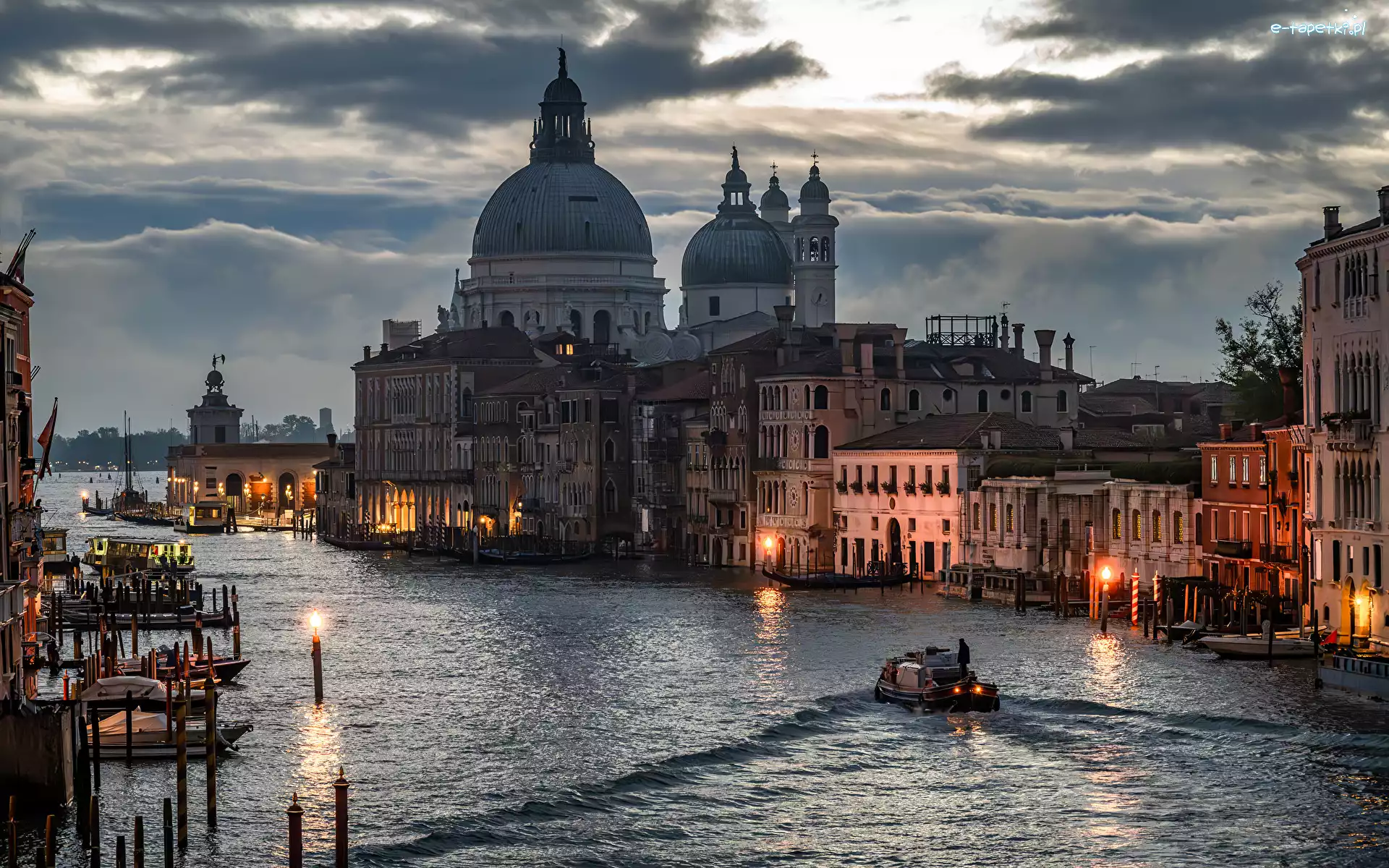 Santa Maria della Salute, Bazylika, Kanał, Wenecja, Włochy, Światła, Noc, Canal Grande, Budynki