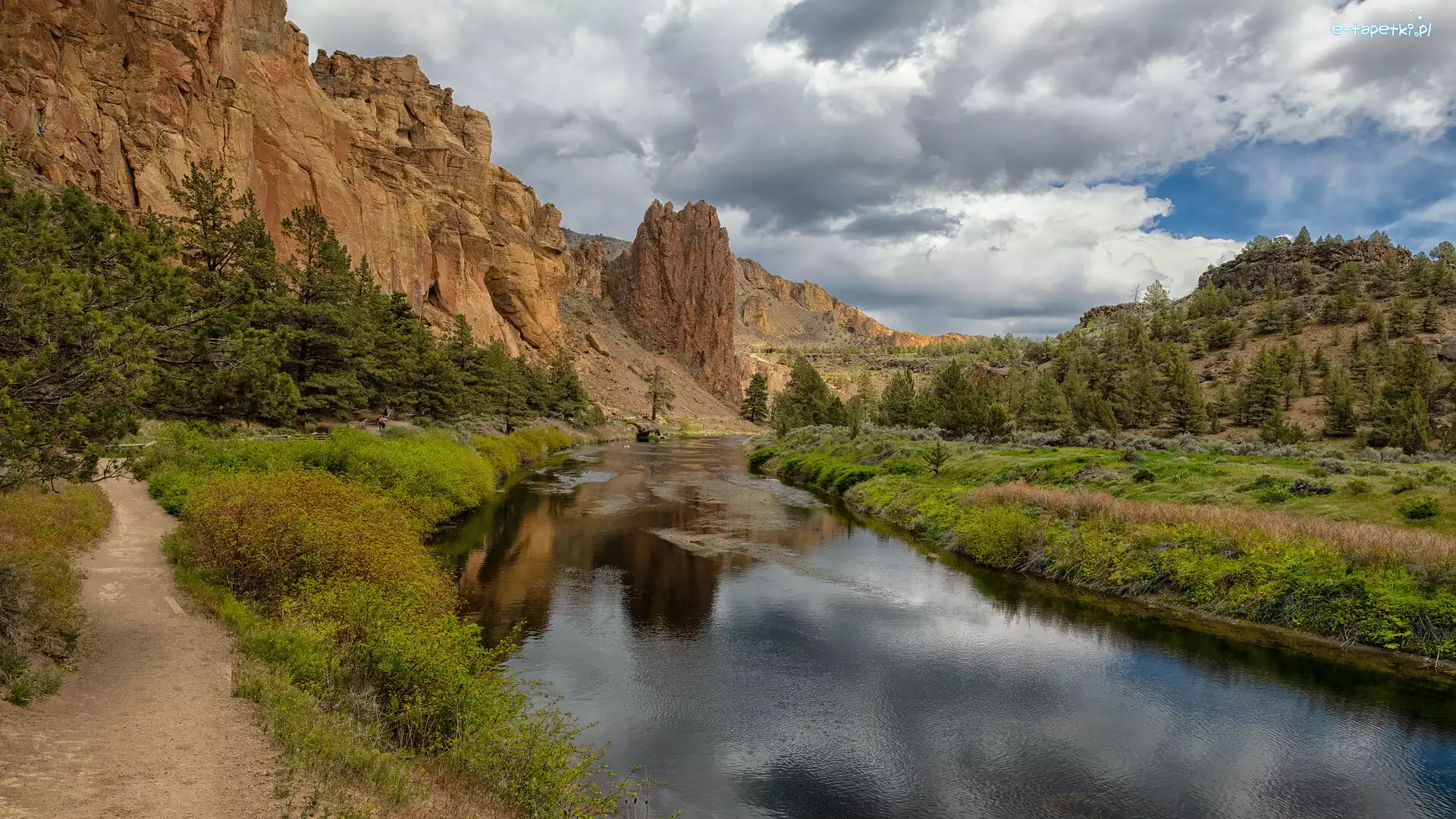 Drzewa, Góry, Stany Zjednoczone, Oregon, Smith Rock, Skały, Rzeka Crooked River, Smith Rock State Park