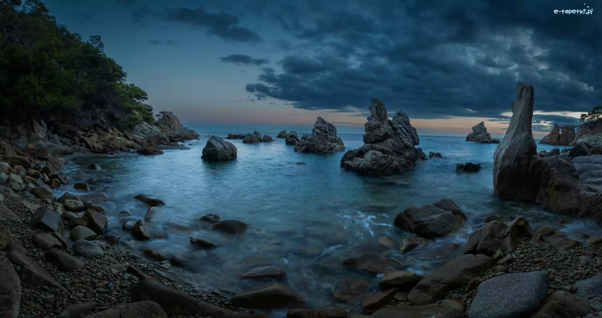 Ciemne, Plaża, Morze, Chmury, Kamienie, Skały