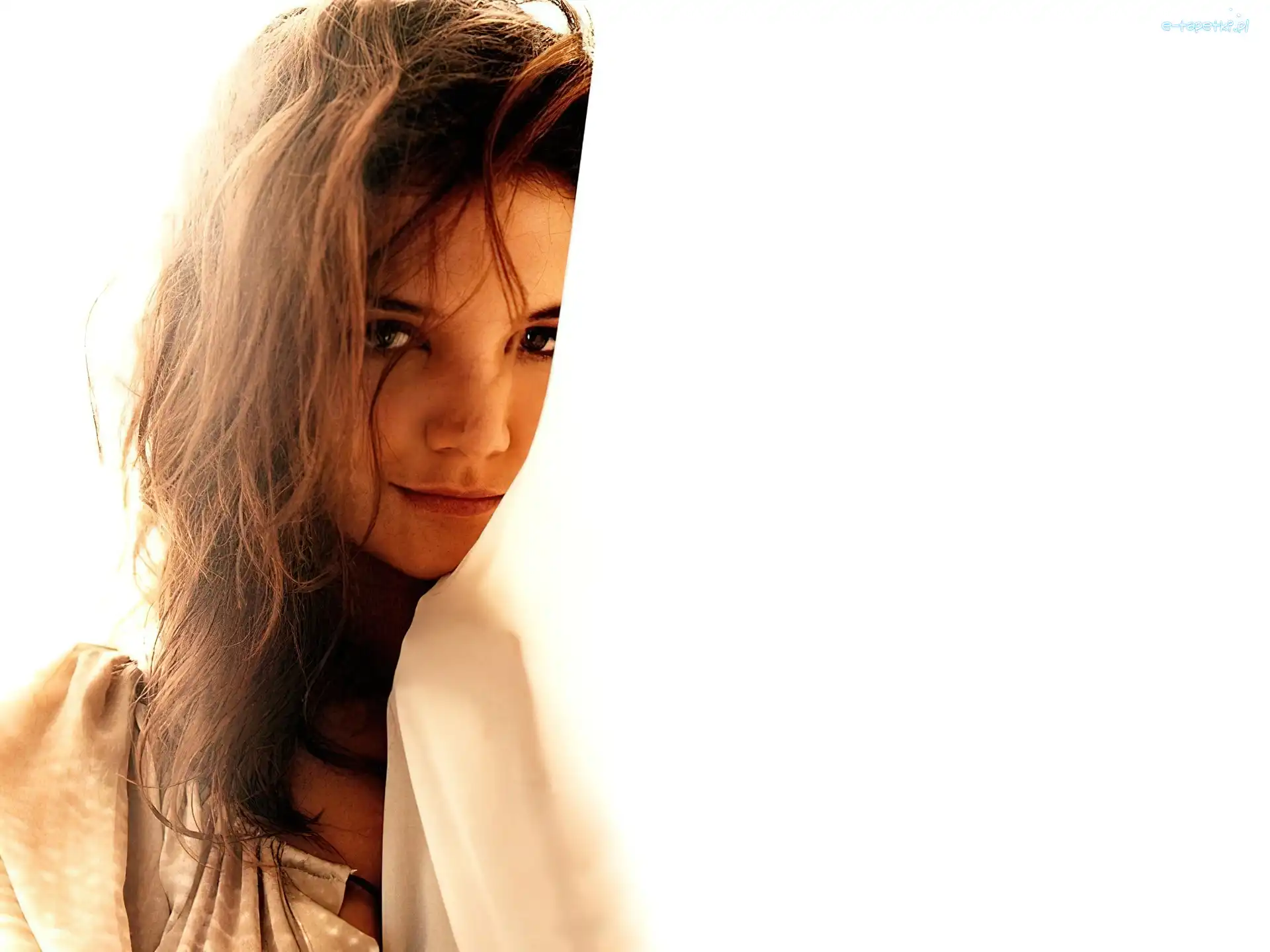 Katie Holmes, fryzura, roztrzepana