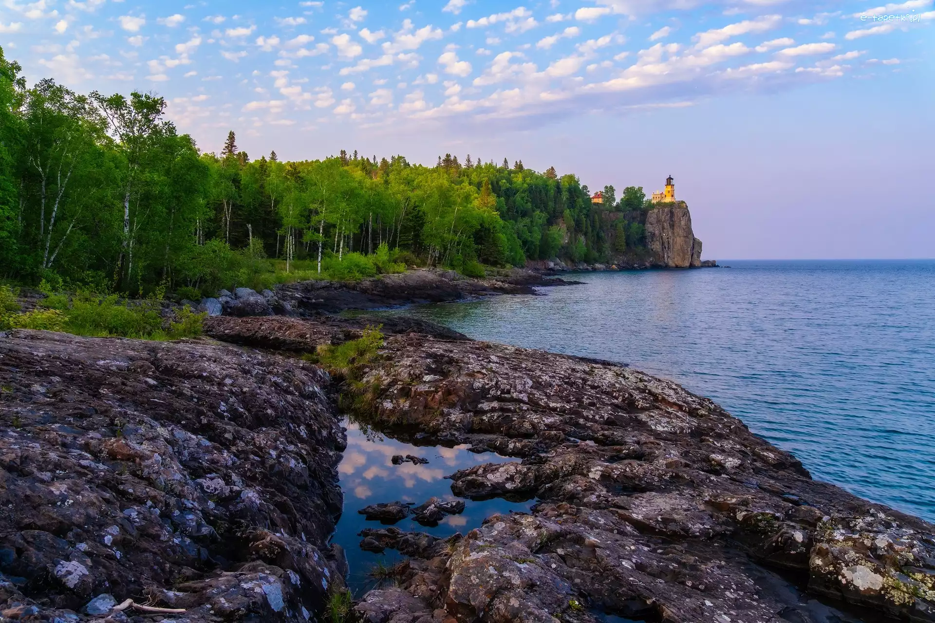 Skały, Stan Minnesota, Drzewa, Wybrzeże, Upper Lake, Latarnia morska, Split Rock, Stany Zjednoczone, Jezioro, Klif