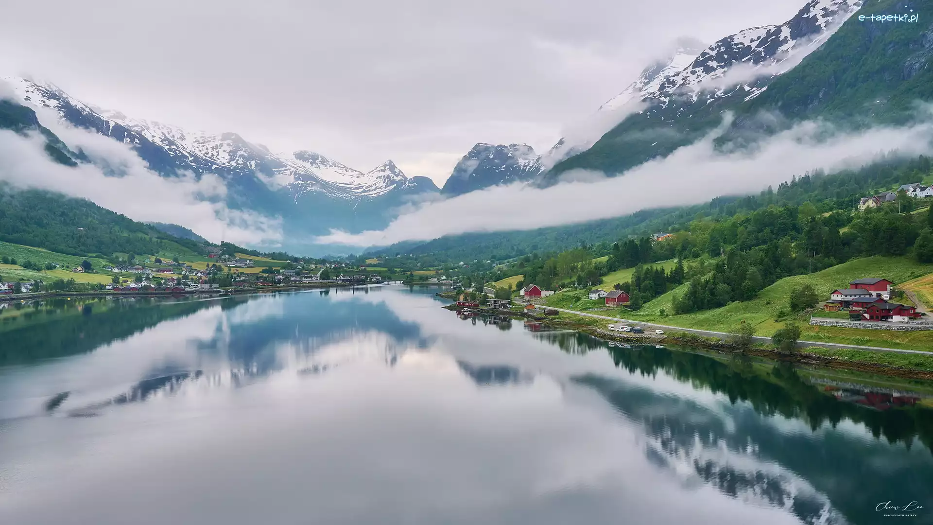 Norwegia, Rzeka Oldeelva, Wieś Olden, Mgła, Góry