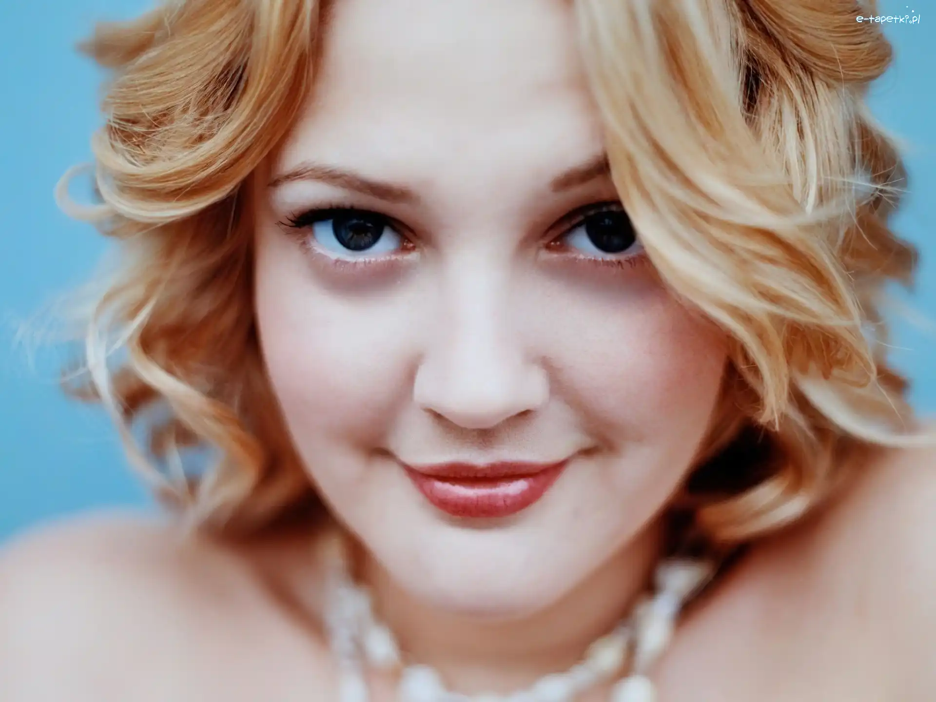 Drew Barrymore, buźka