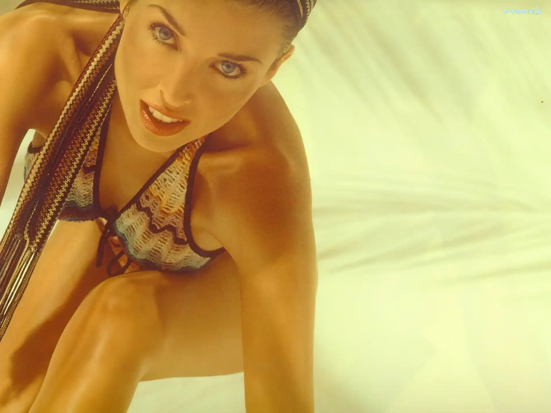 Dannii Minogue, buzia