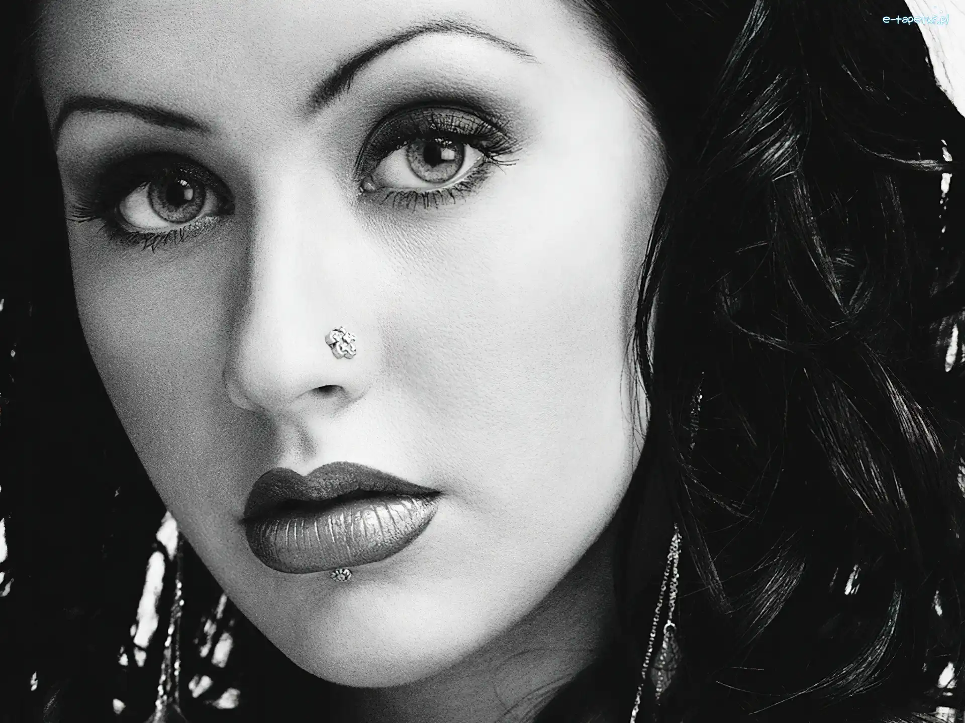 Christina Aguilera, usta, duże