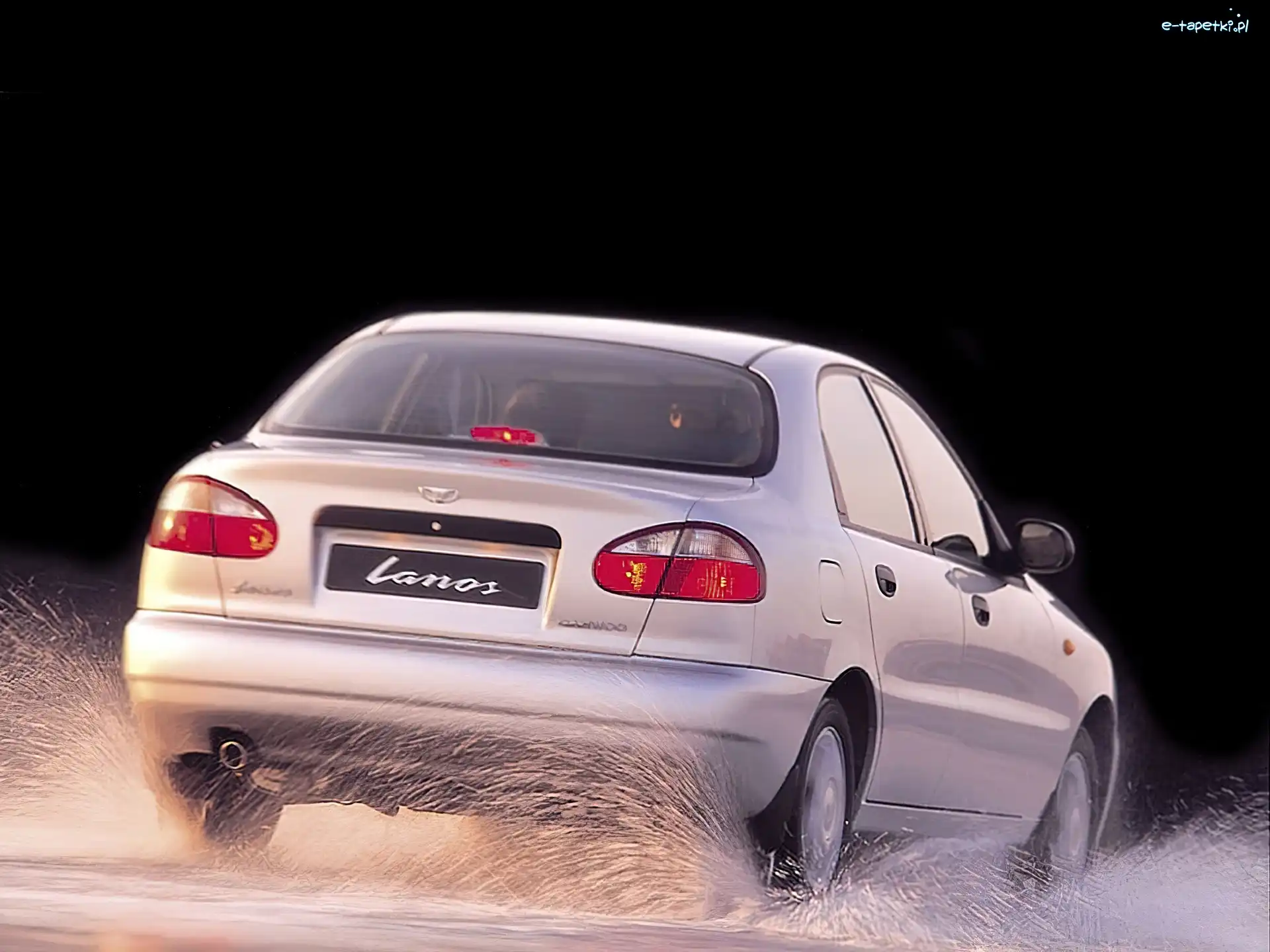 sedan, Daewoo Lanos, Srebrny