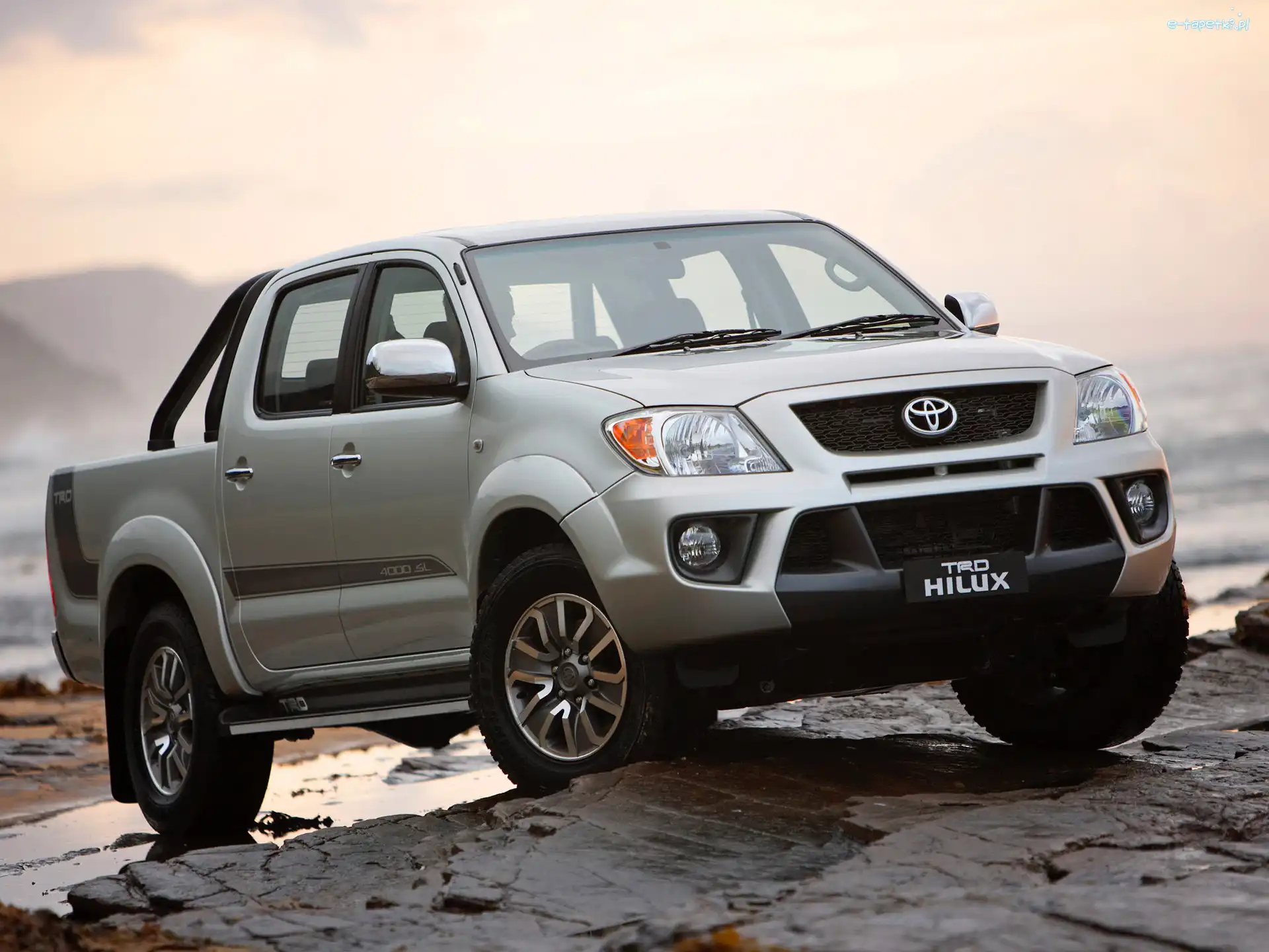 Hilux, Srebrny