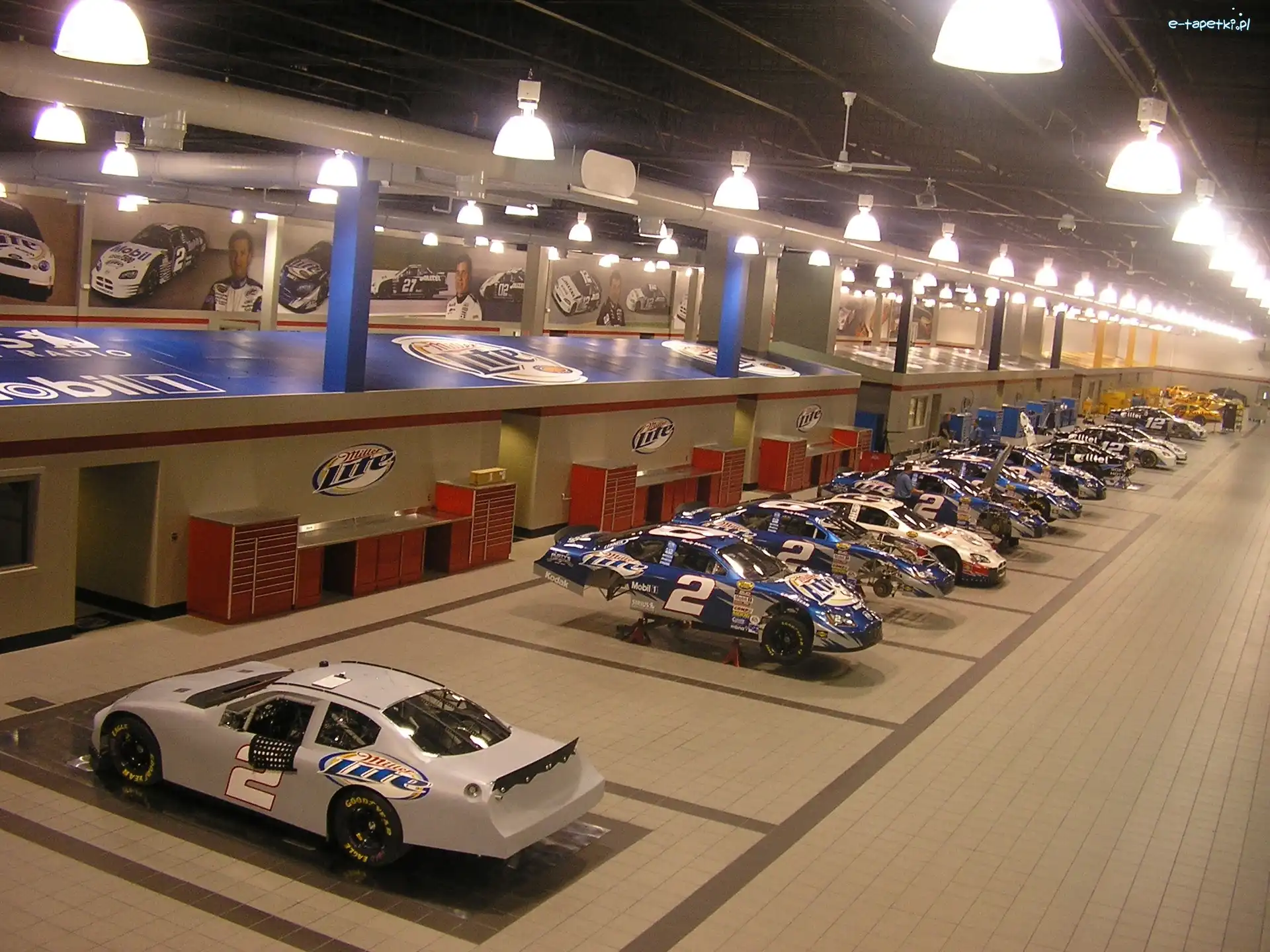 Nascar, Garaż