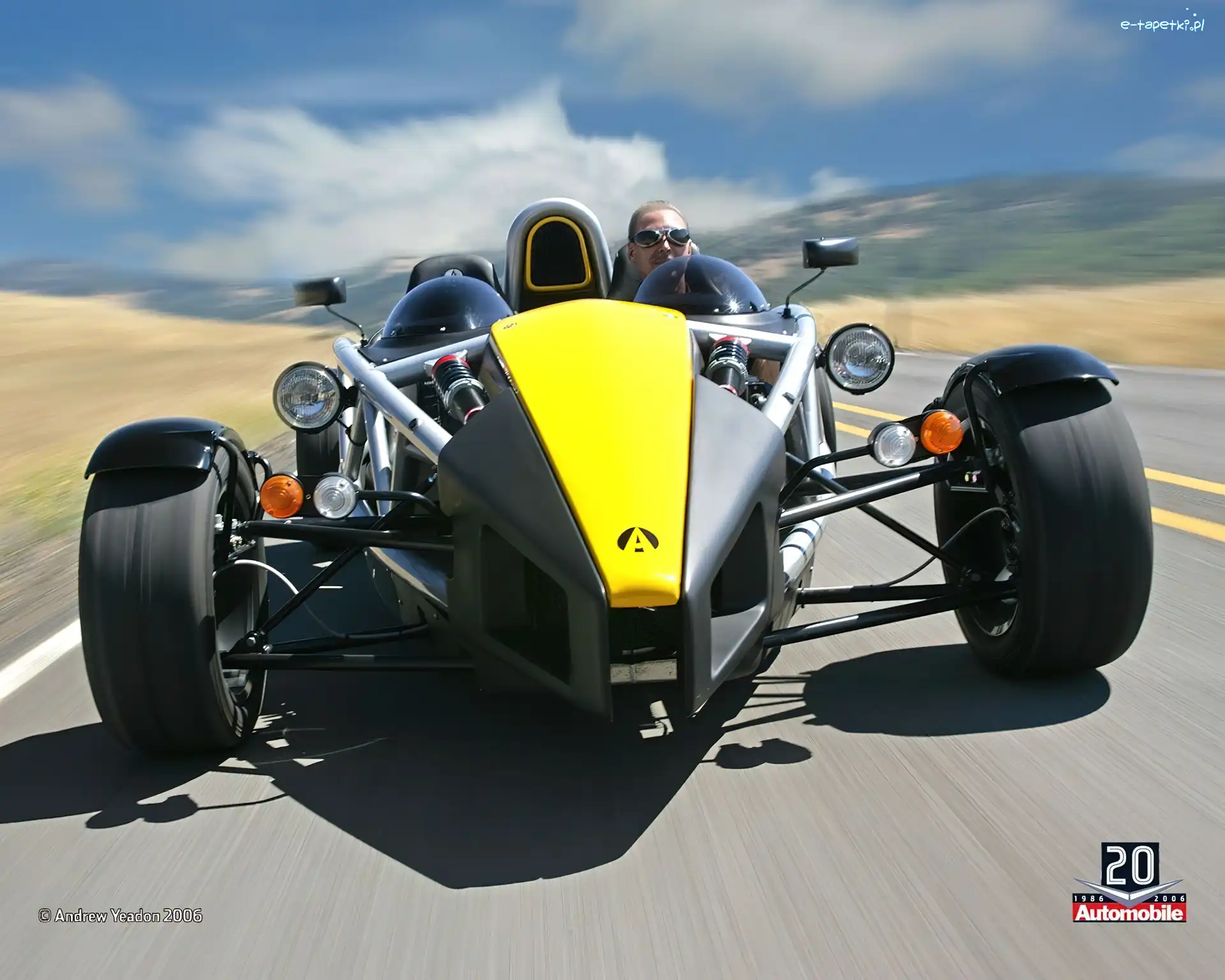 Ariel Atom, Jazdy, Podczas, Przód