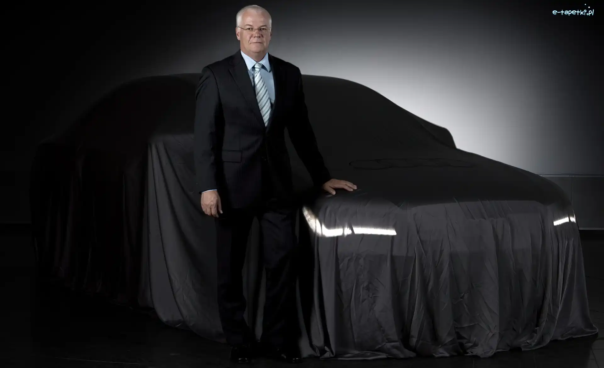 Odsłona, Prezentacja, Audi A8 D4