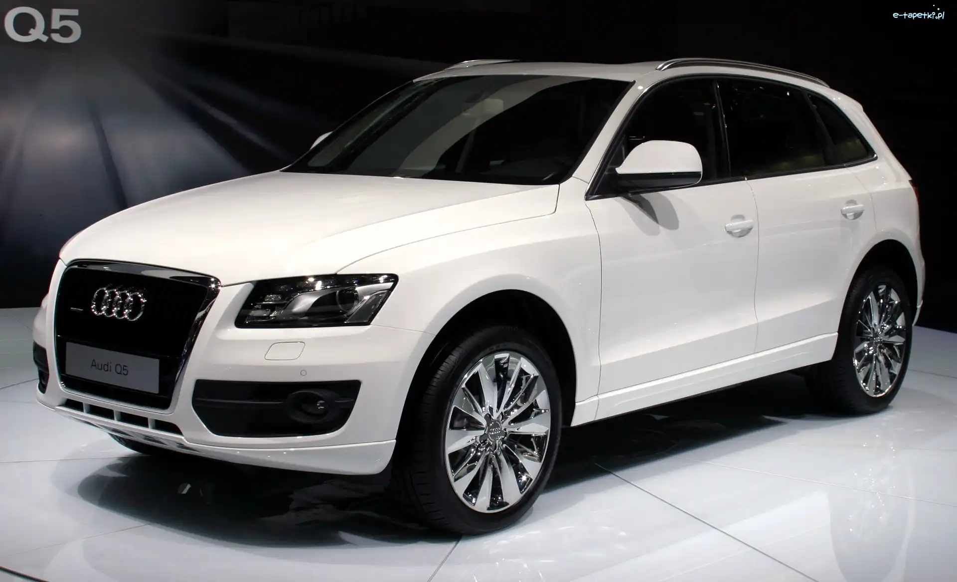 Pokaz, Audi Q5, Białe