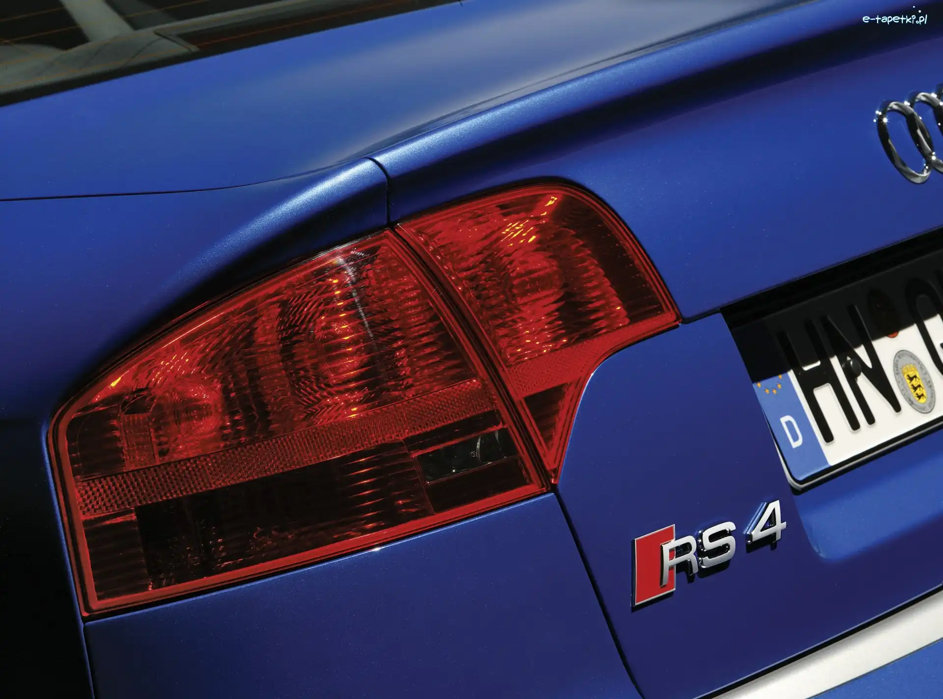 A4, Audi RS4