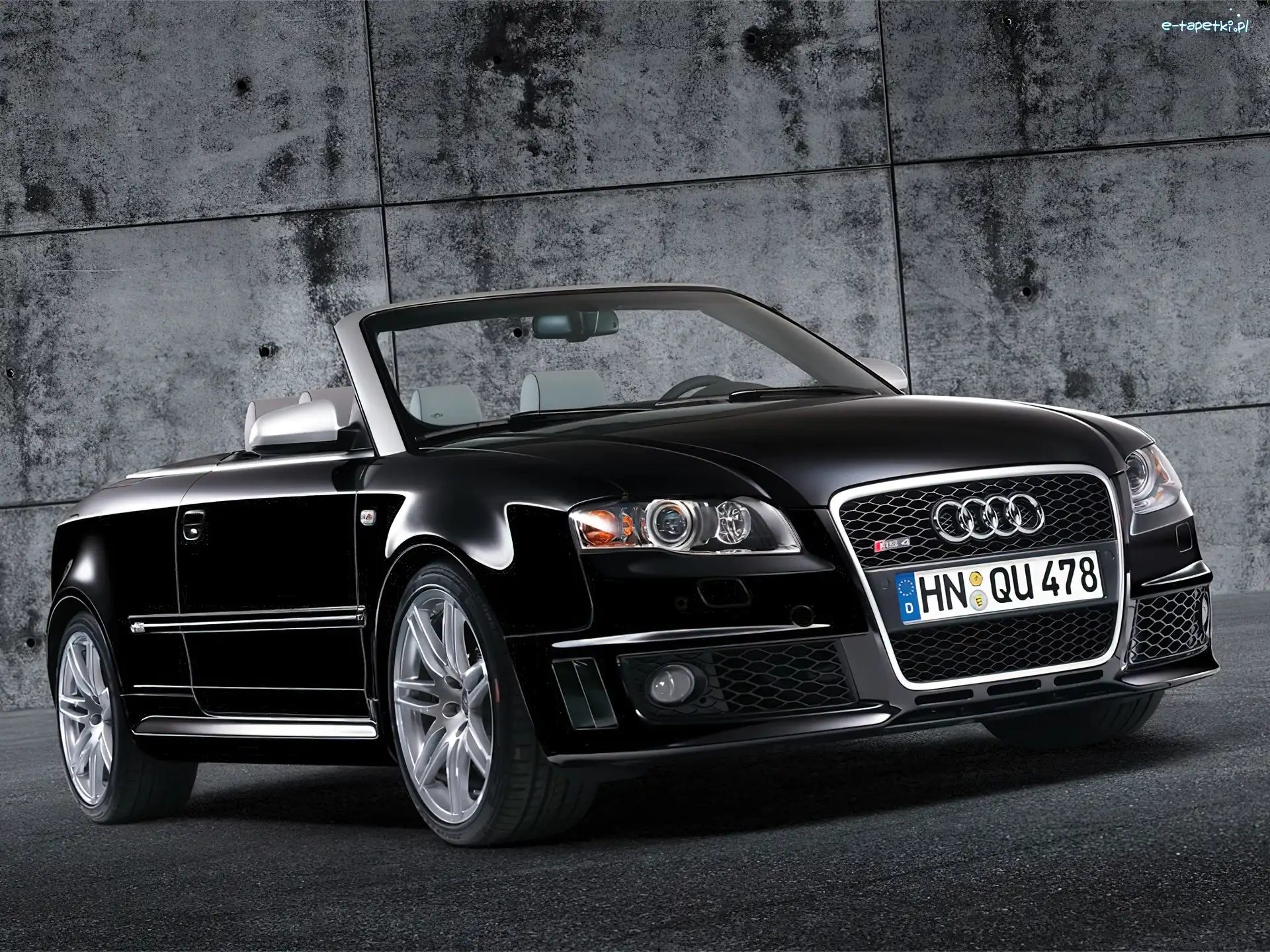 A4, Audi RS, Przód