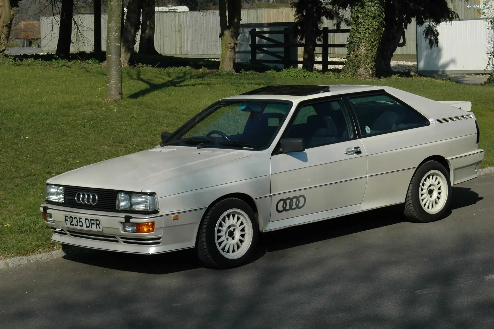 Szyberdach, Audi GT, Białe