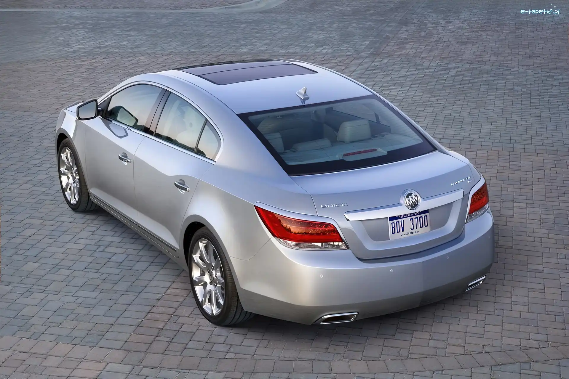 Srebrny, Dwie, Buick LaCrosse, Wydechowe, Rury