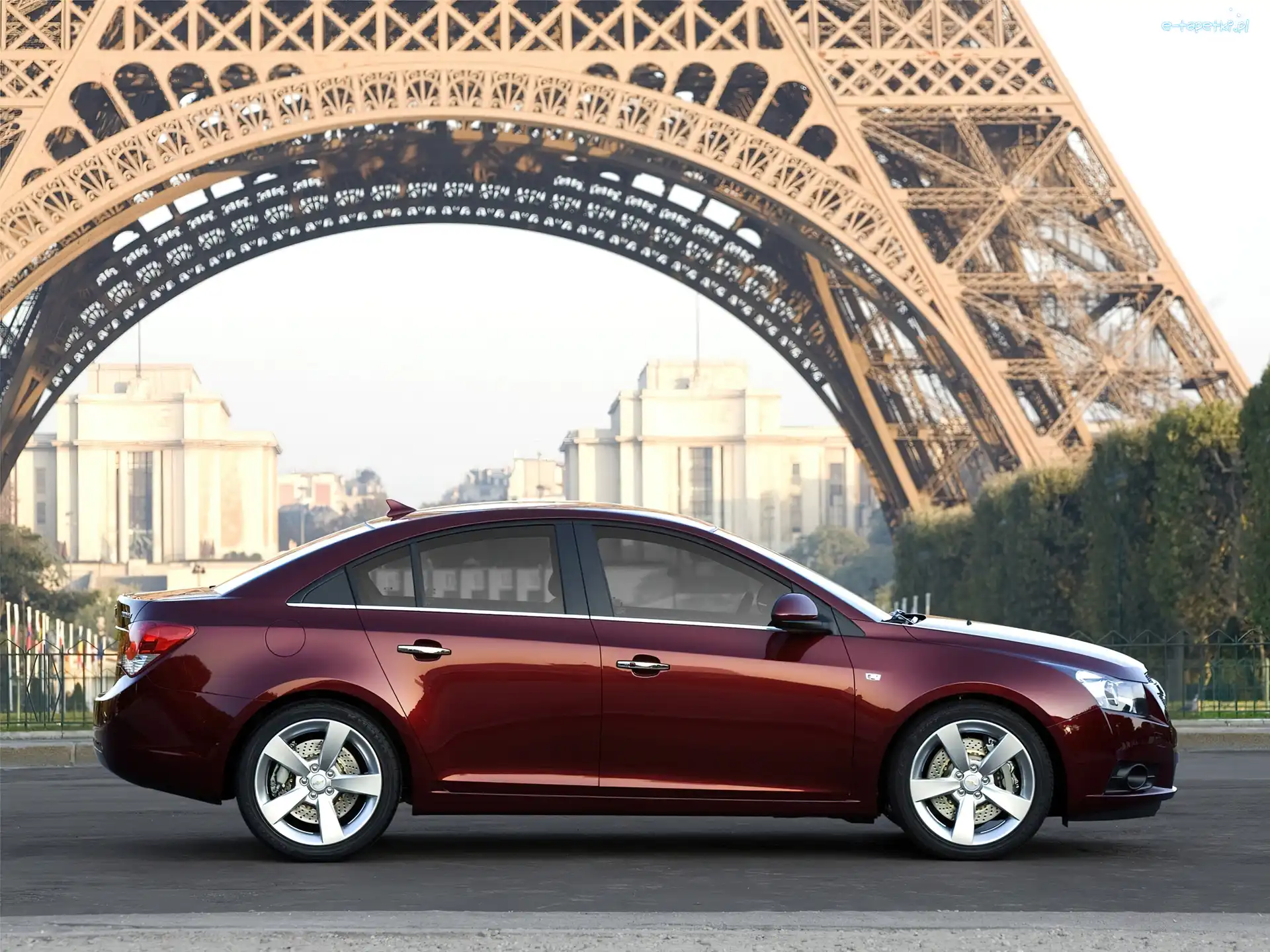 Eiflla, Wieża, Chevrolet Cruze