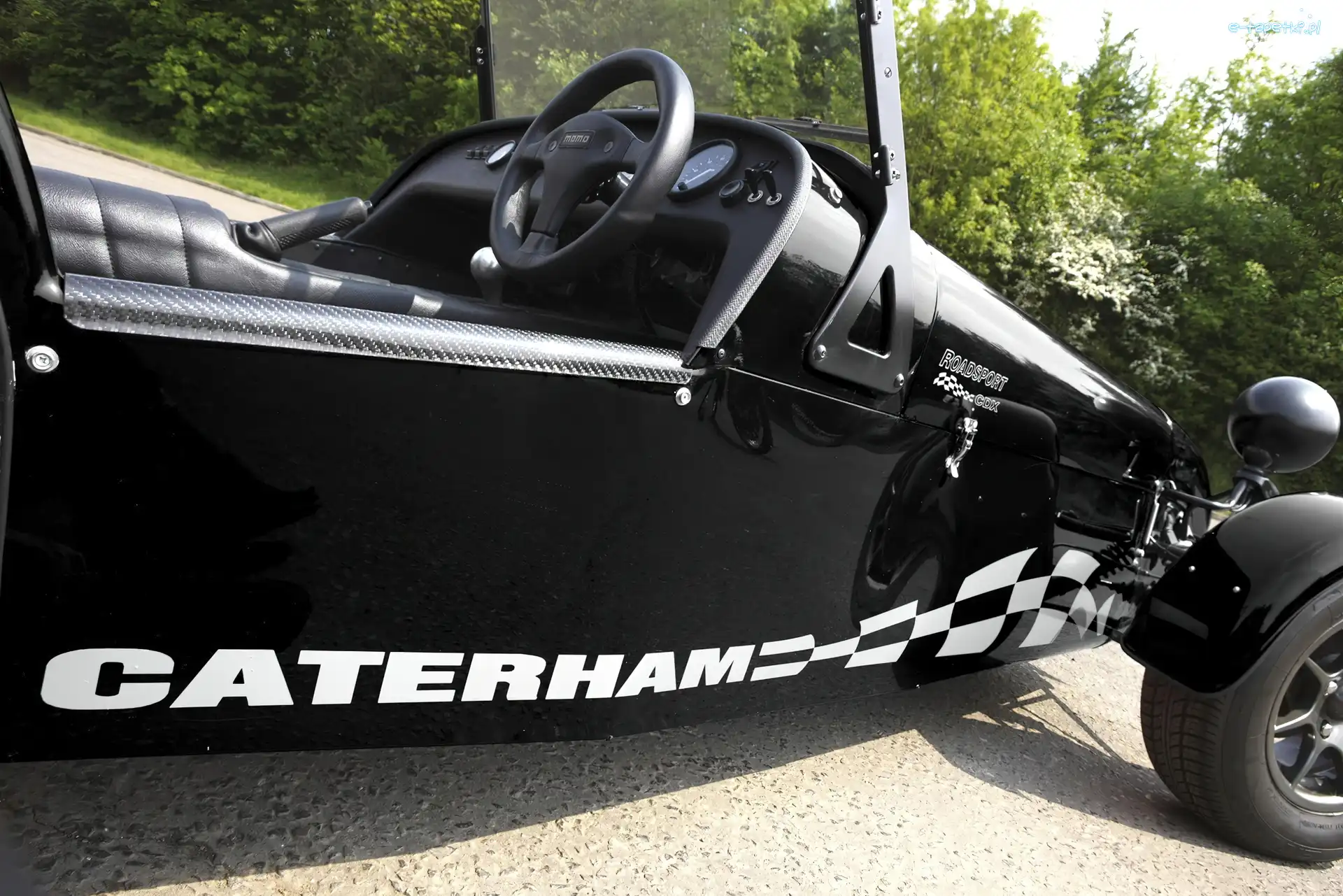 Caterham Seria R, Logo, Kierownica