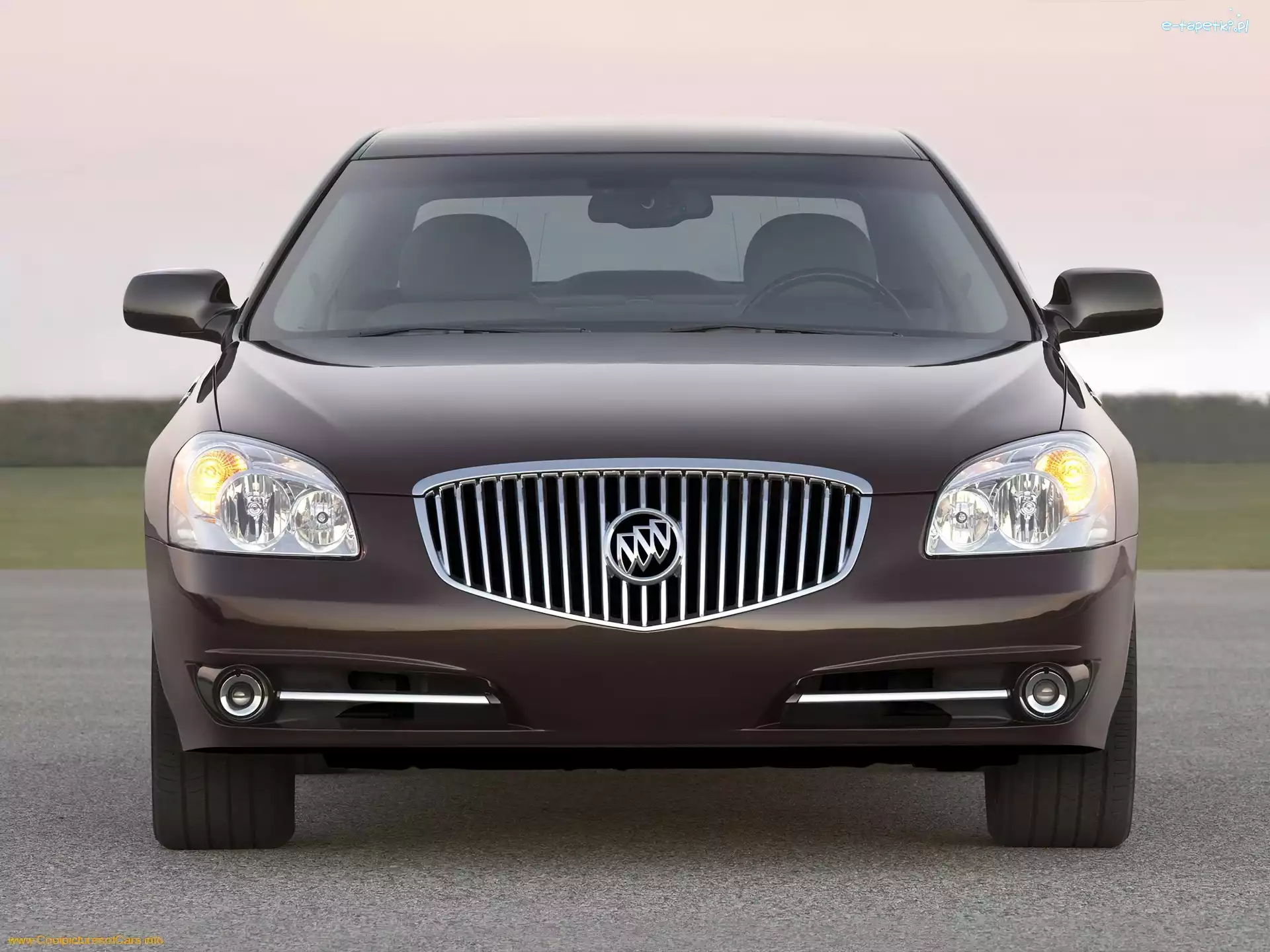 Atrapa, Buick Lucerne, Przód