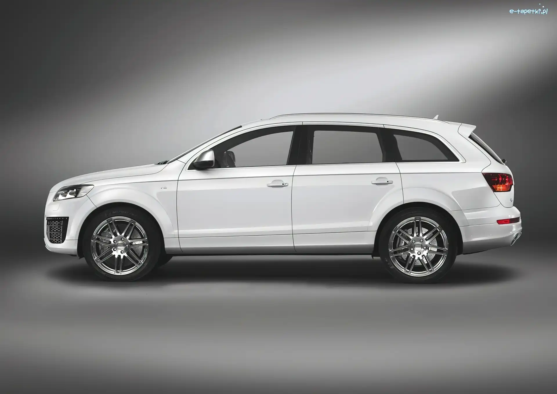 Audi Q7, Bok