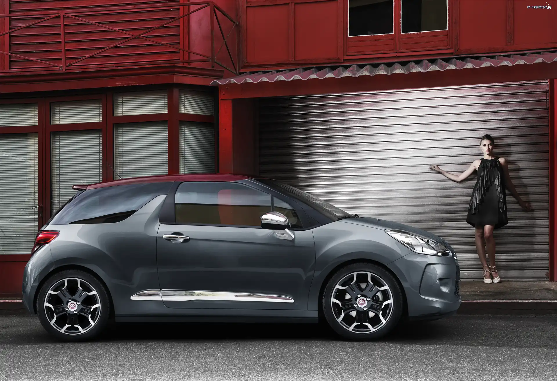 Dziewczyna, Garaż, Citroen DS3