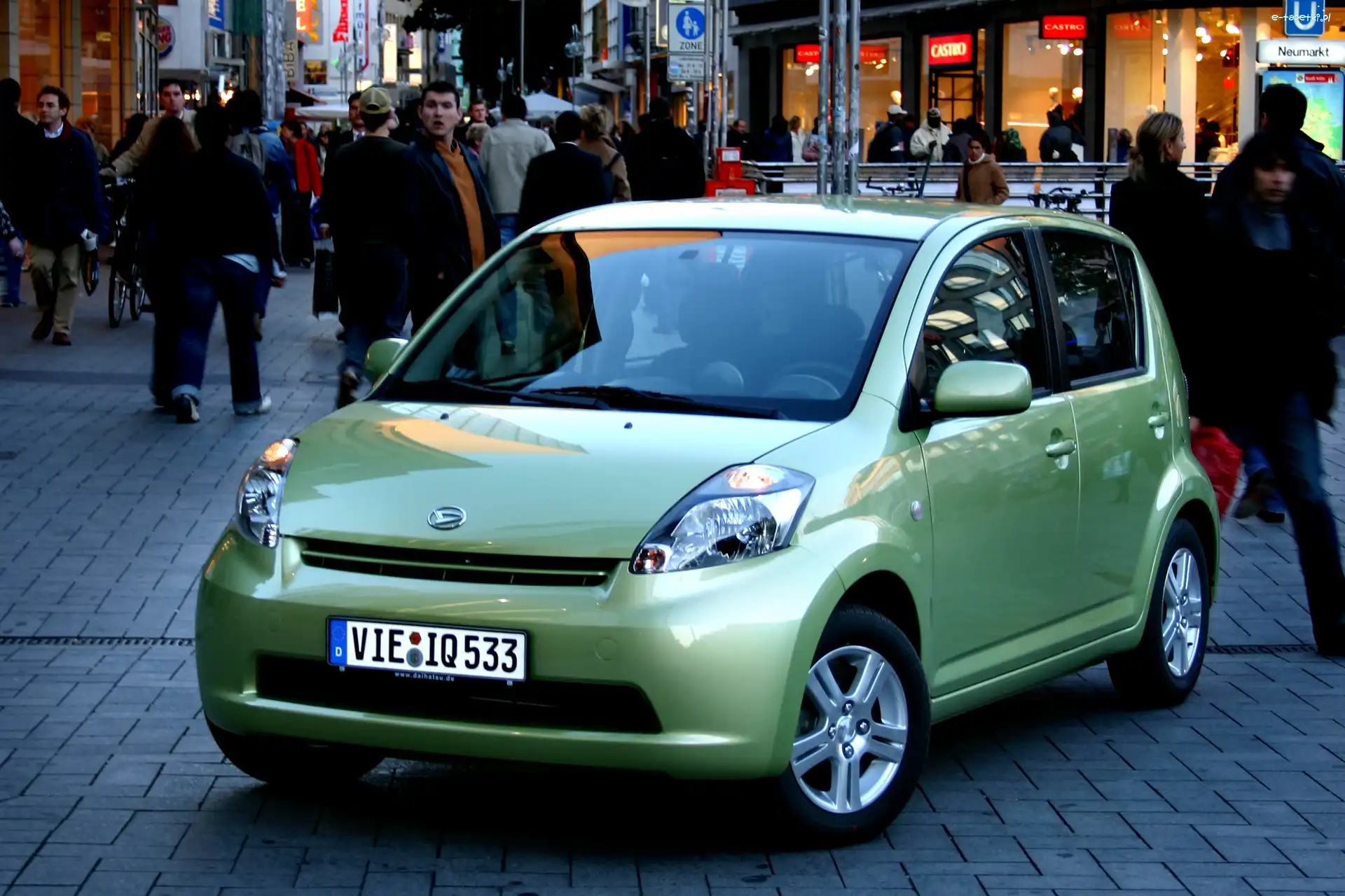 Miasto, Deptak, Daihatsu Sirion
