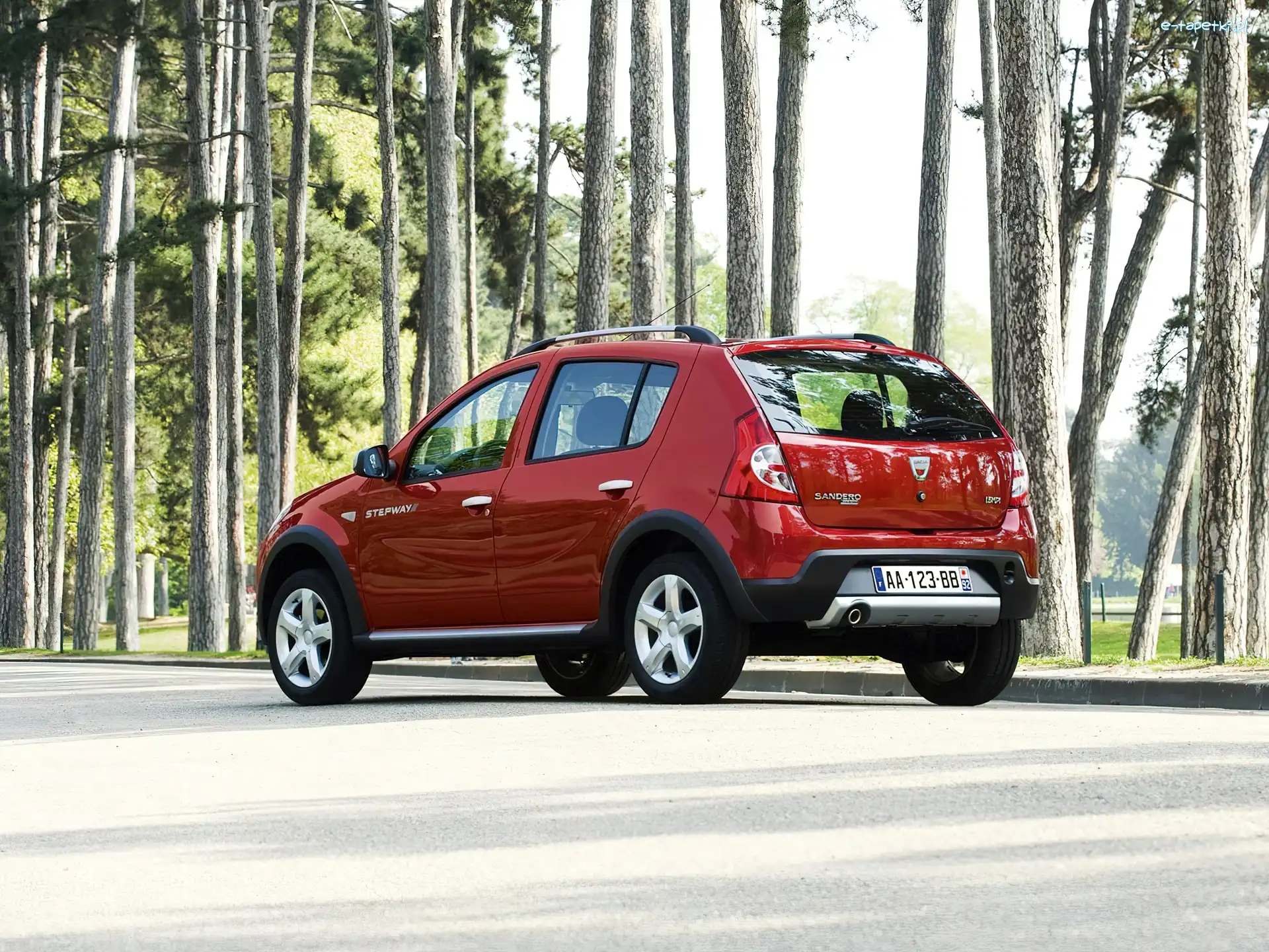 Las, Dacia Sandero, Bordowa