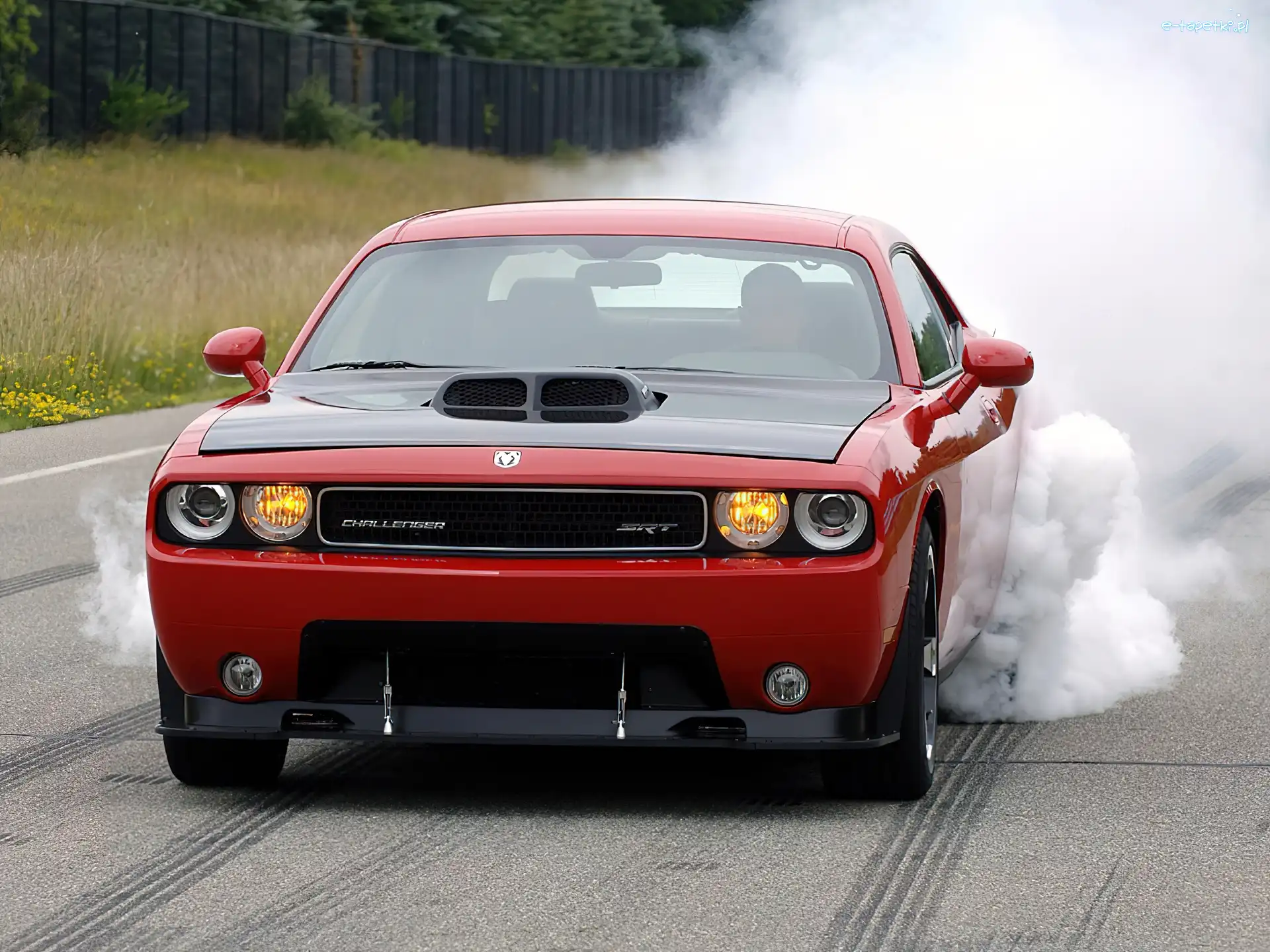 Gumę, Pali, Dodge Challenger