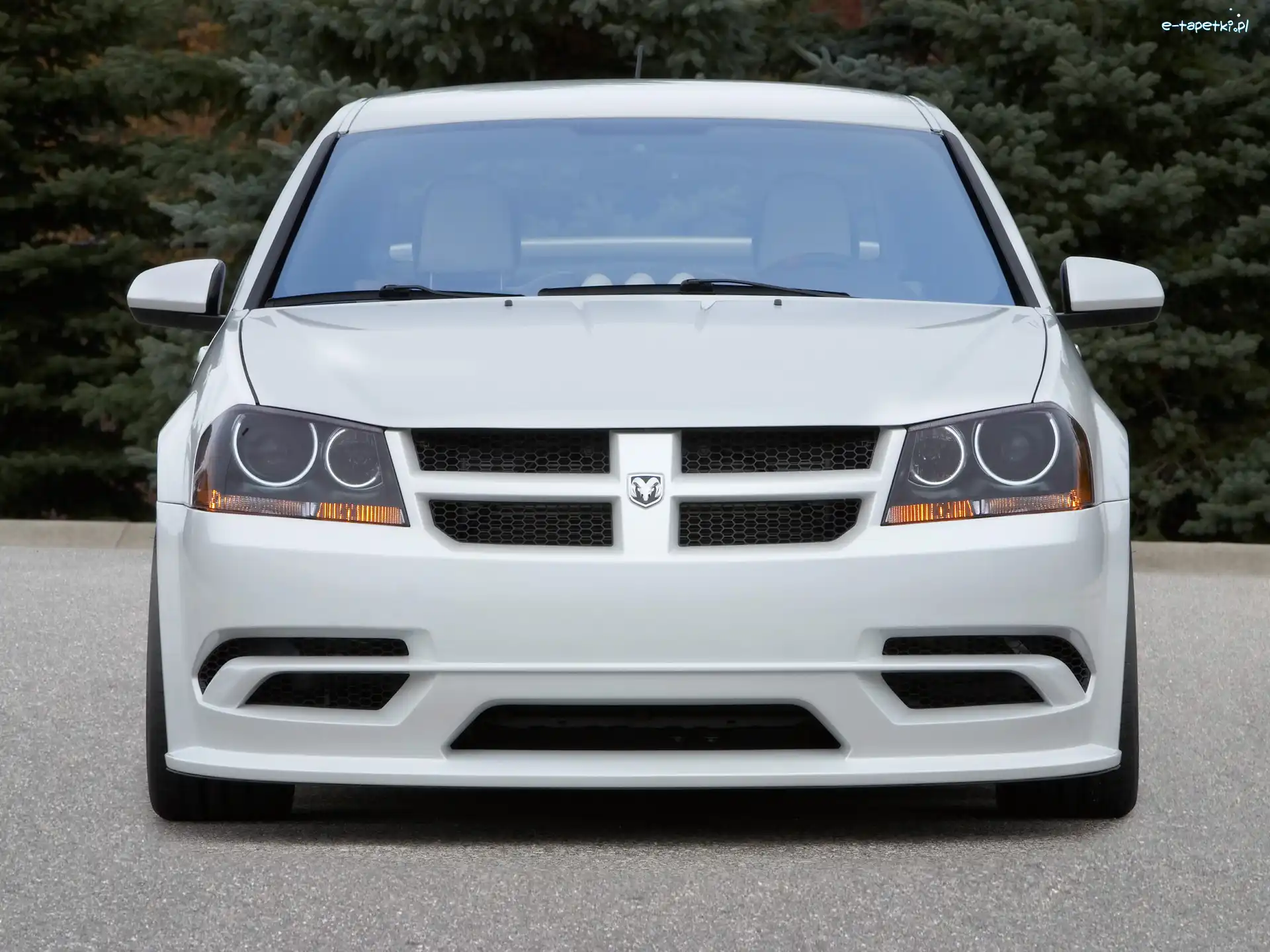 Grill, Dodge Avenger, Przód