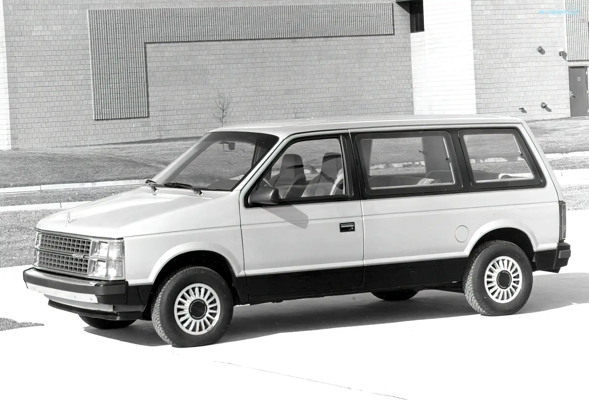 Dodge Caravan, Stary