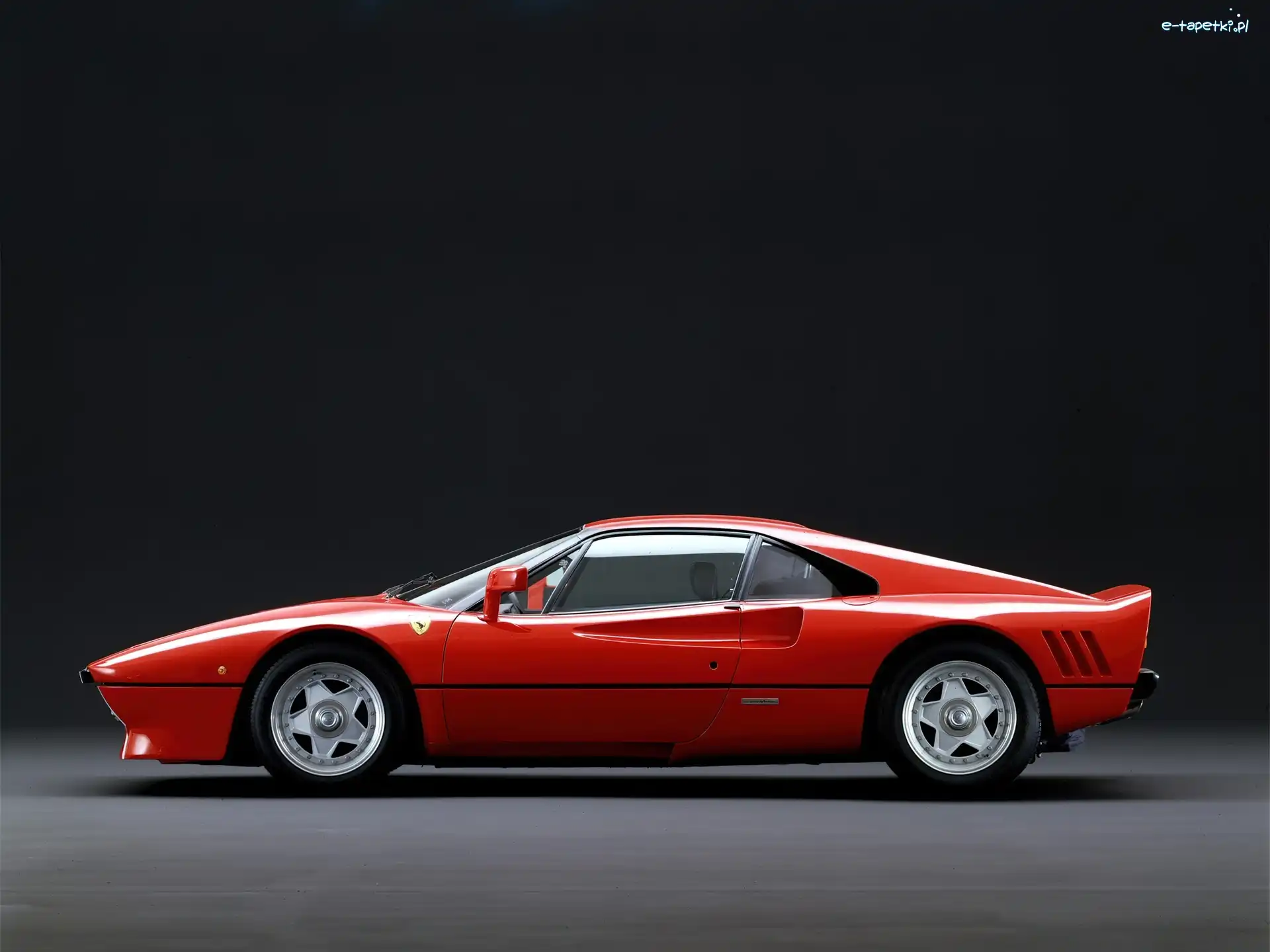 Ferrari 288 GTO, Profil, Lewy