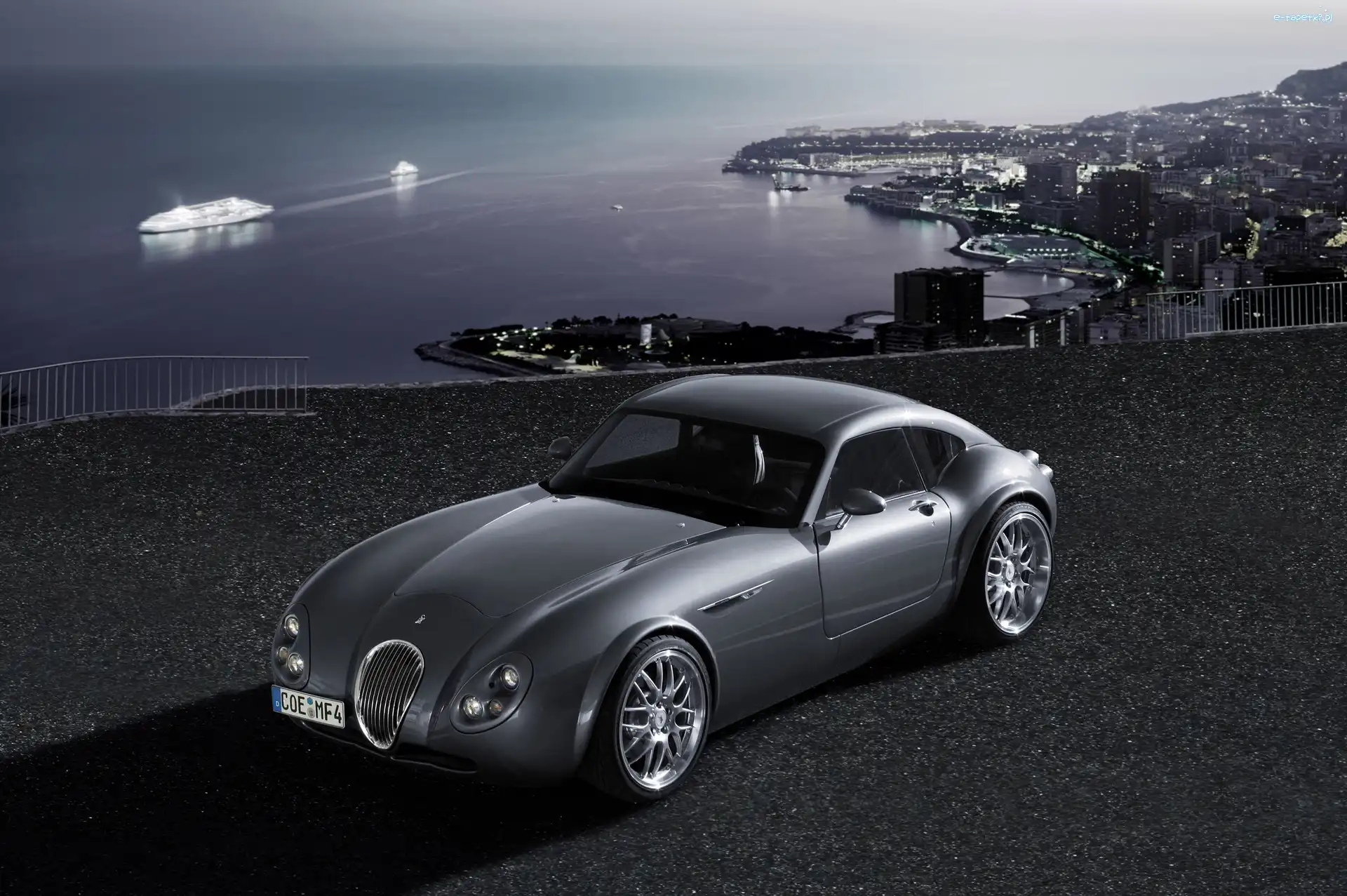 Wiesmann GT MF4, Miasta, Panorama