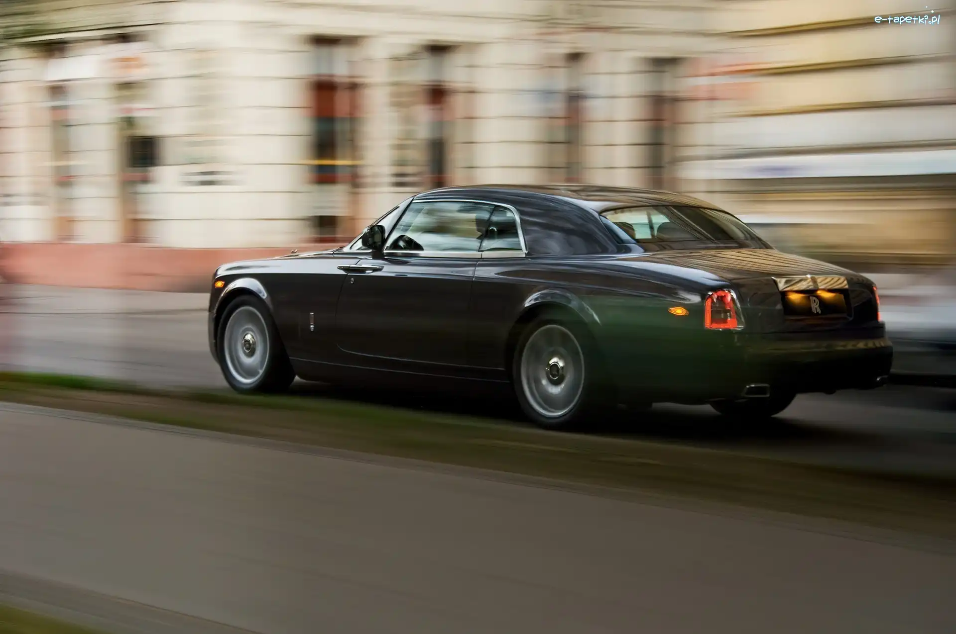 Ulica, Miasto, Rolls-Royce Phantom Coupe