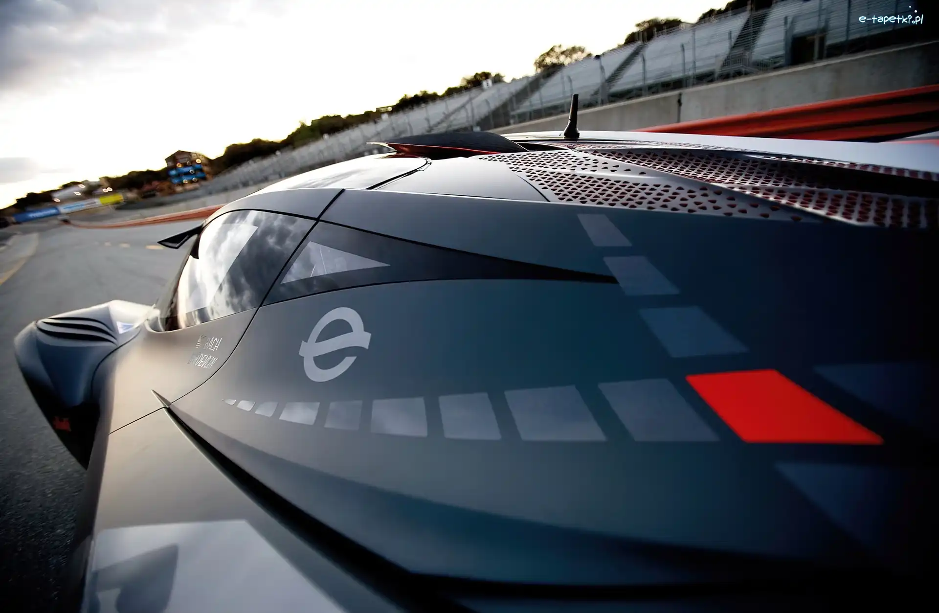 Mazda Furai, Powietrza, Wloty