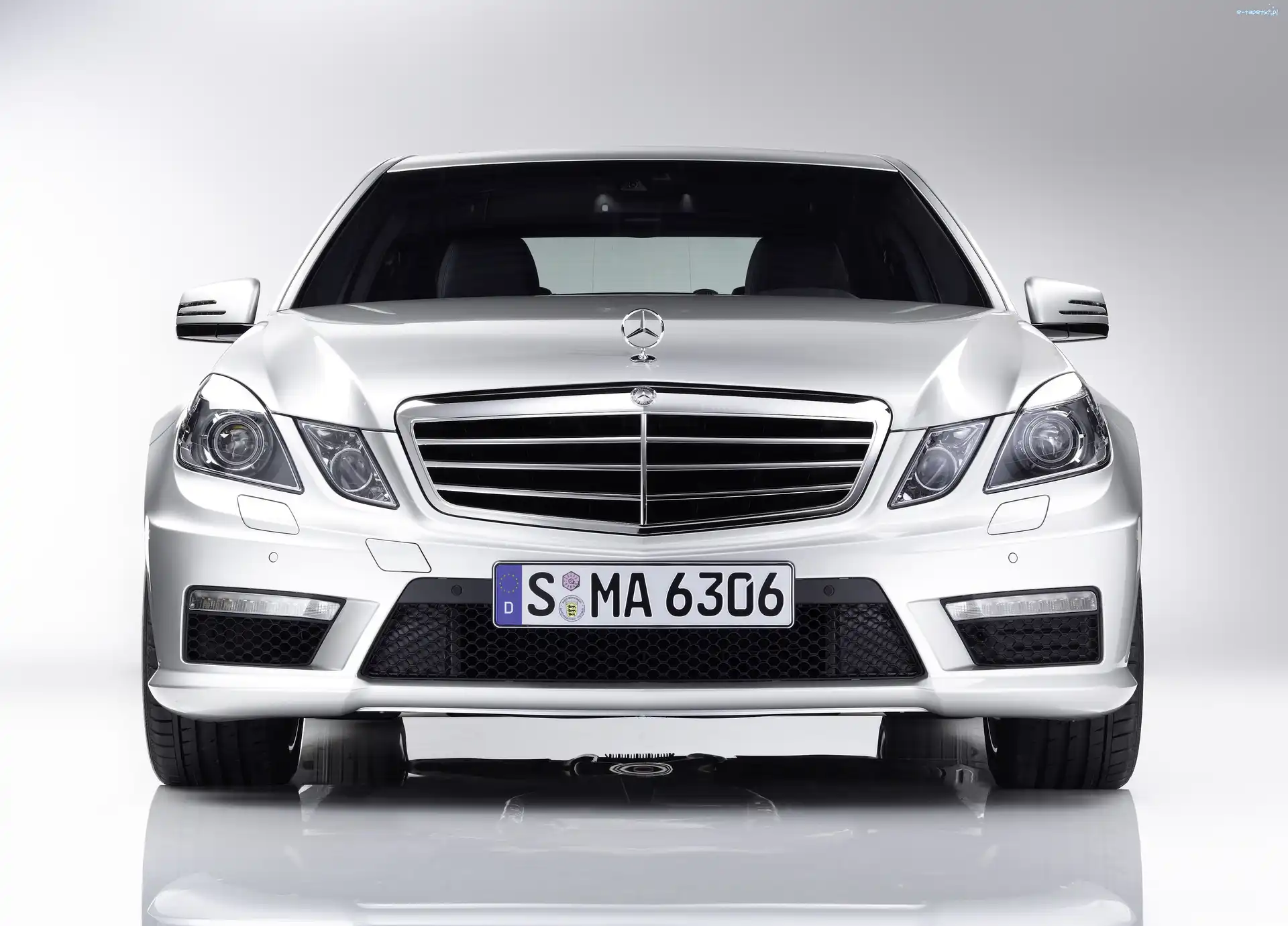 Atrapa, Mercedes Benz E63, Przód