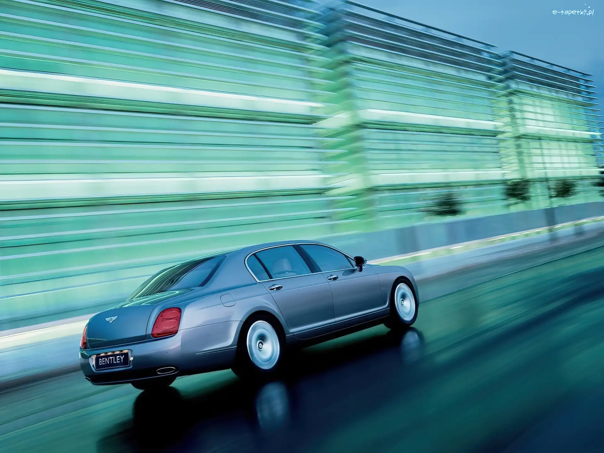 Ulica, Mokra, Bentley Continental Flying Spur