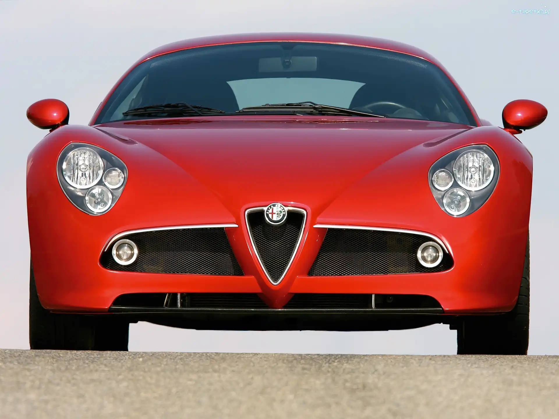 Alfa Romeo 8C, Przód