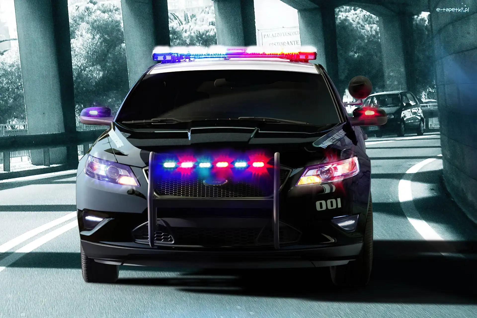 Pościg, Radiowóz, Ford Taurus