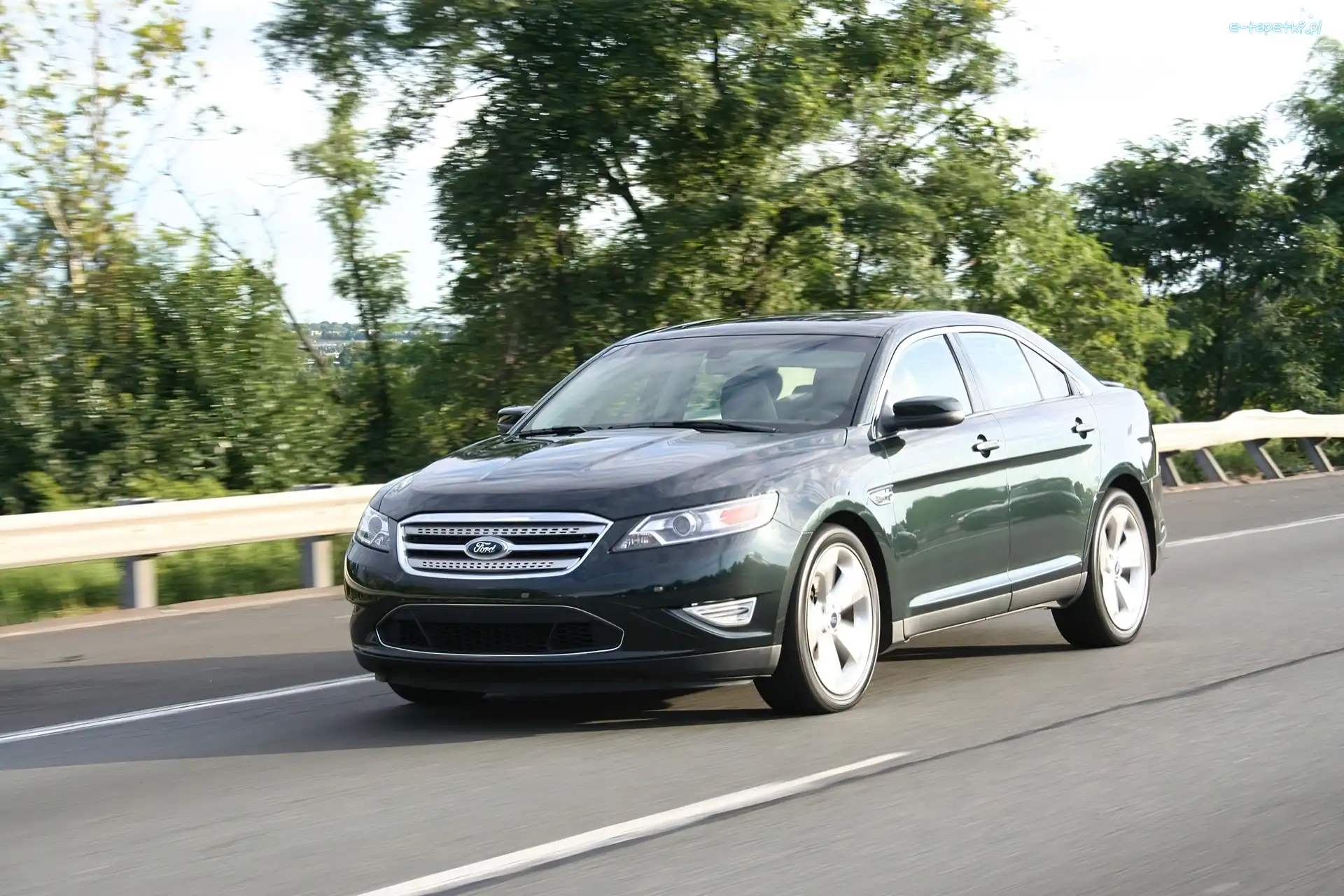 Sedan, Ford Taurus, Zielony