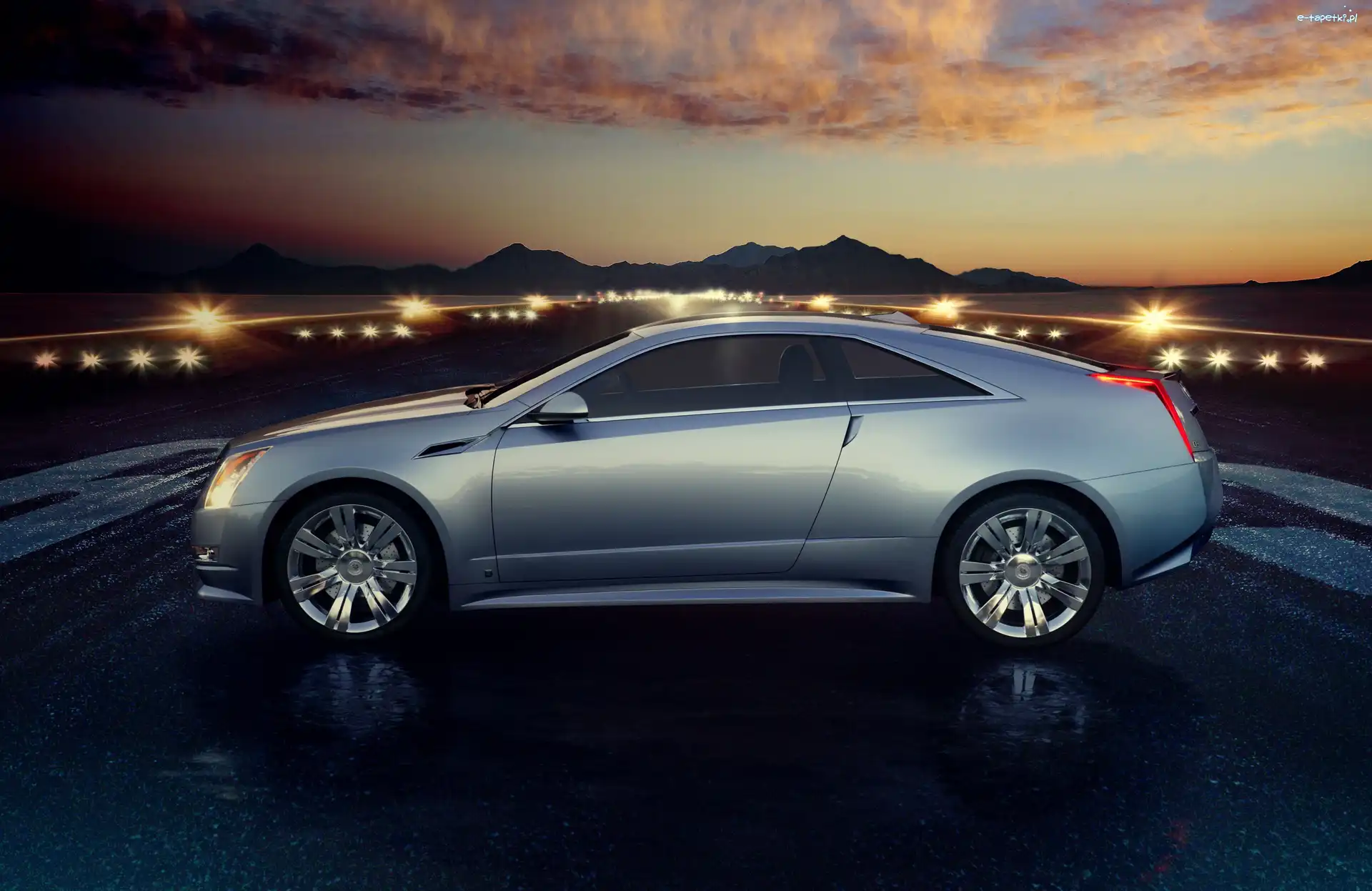 Strona, Lotnisko, Cadillac CTS, Lewa